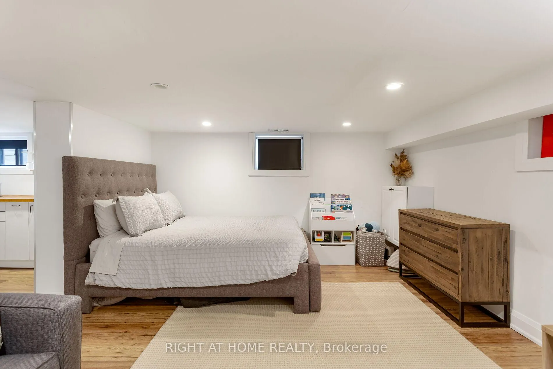 Photo 20 of 171 Islington Avenue, Etobicoke, New Toronto — HOMEH