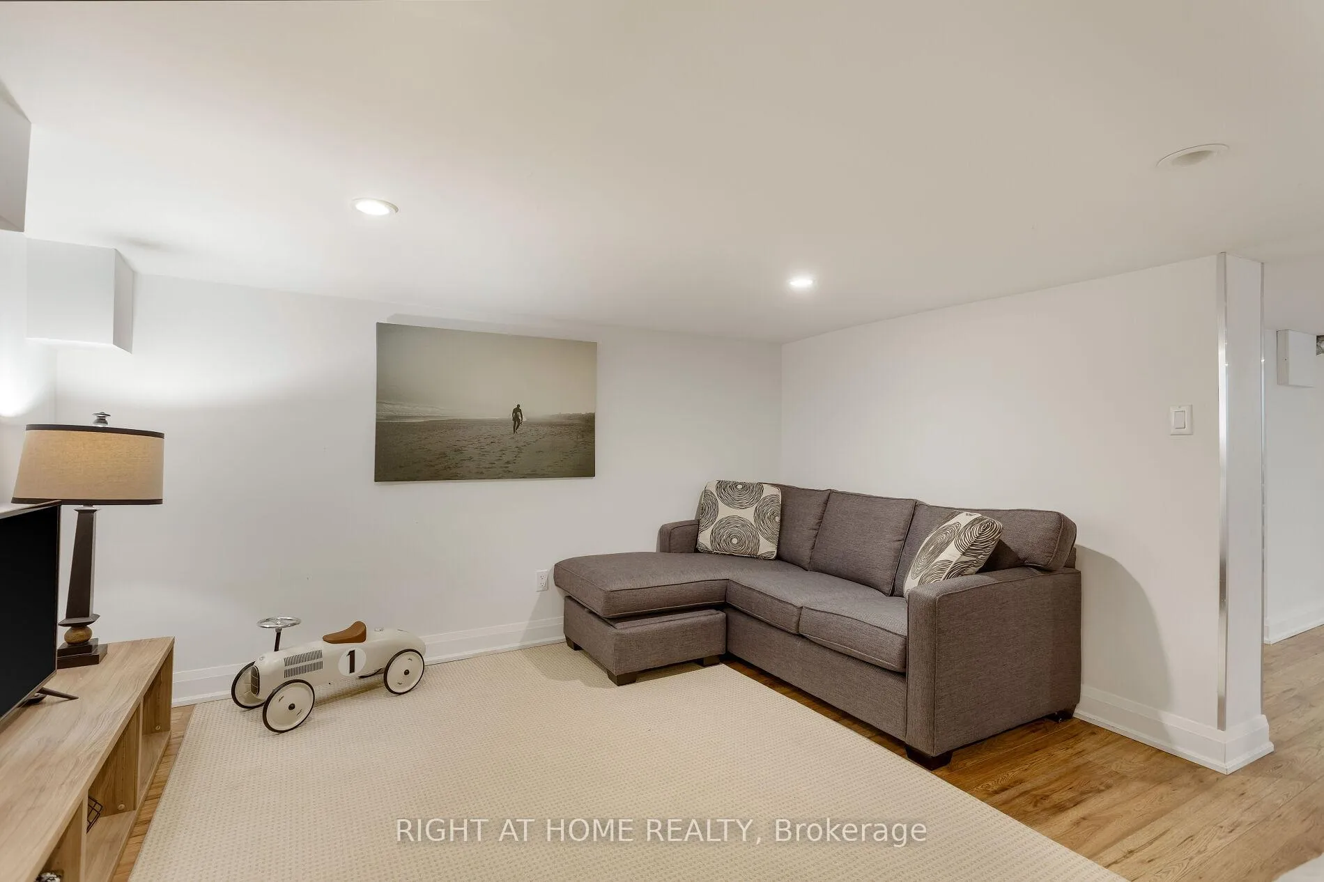 Photo 21 of 171 Islington Avenue, Etobicoke, New Toronto — HOMEH