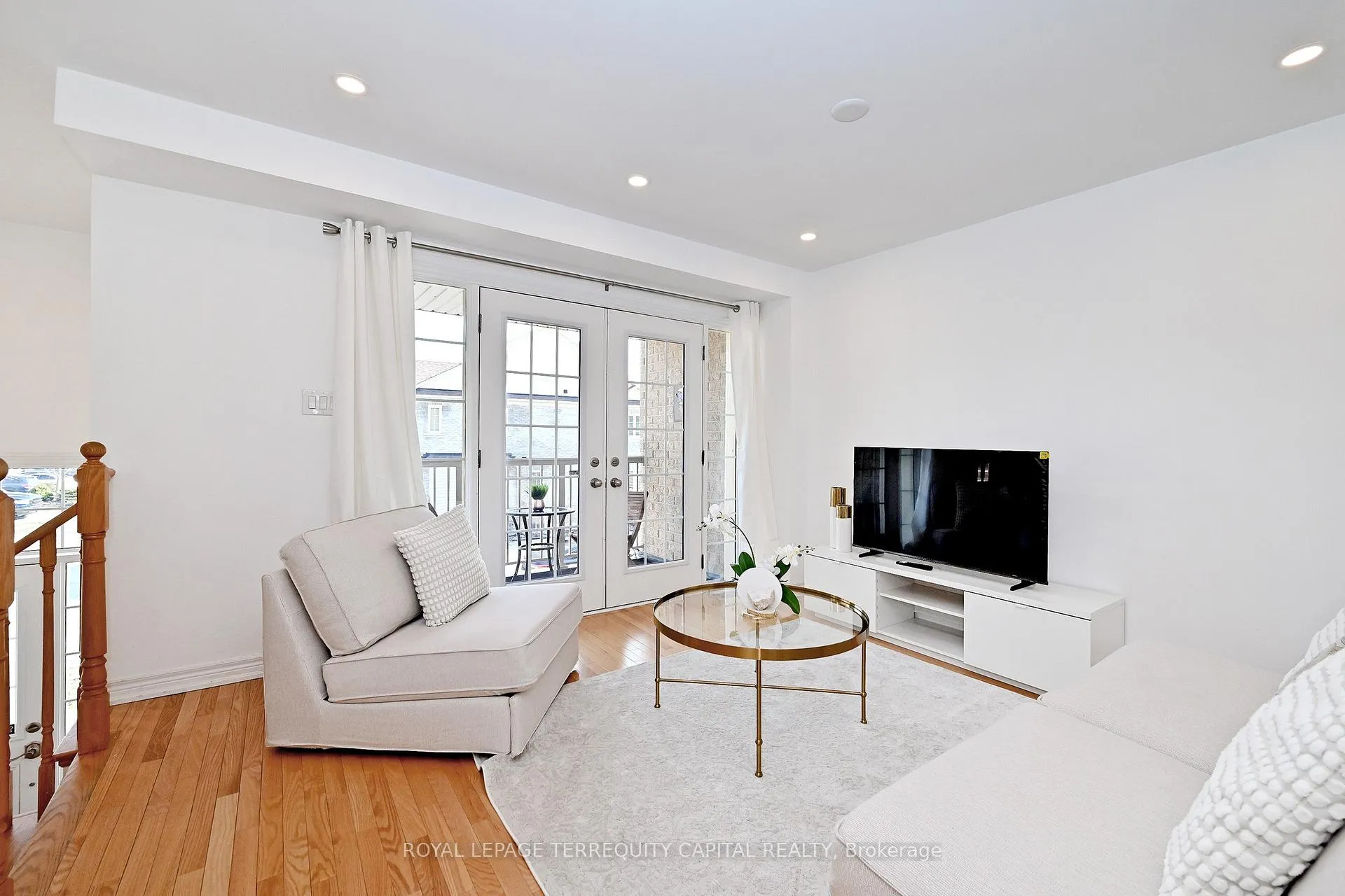 Photo 6 of 77 Benjamin Hood Crescent, Vaughan, Patterson — HOMEH