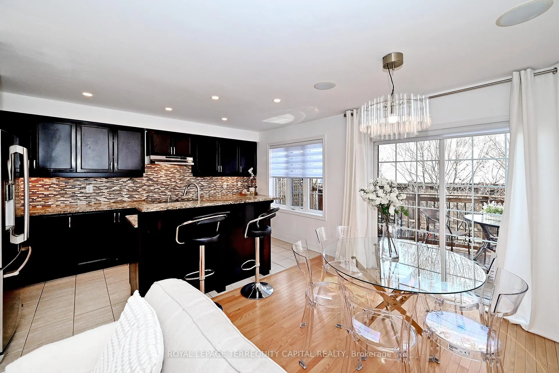 Photo 12 of 77 Benjamin Hood Crescent, Vaughan, Patterson — HOMEH
