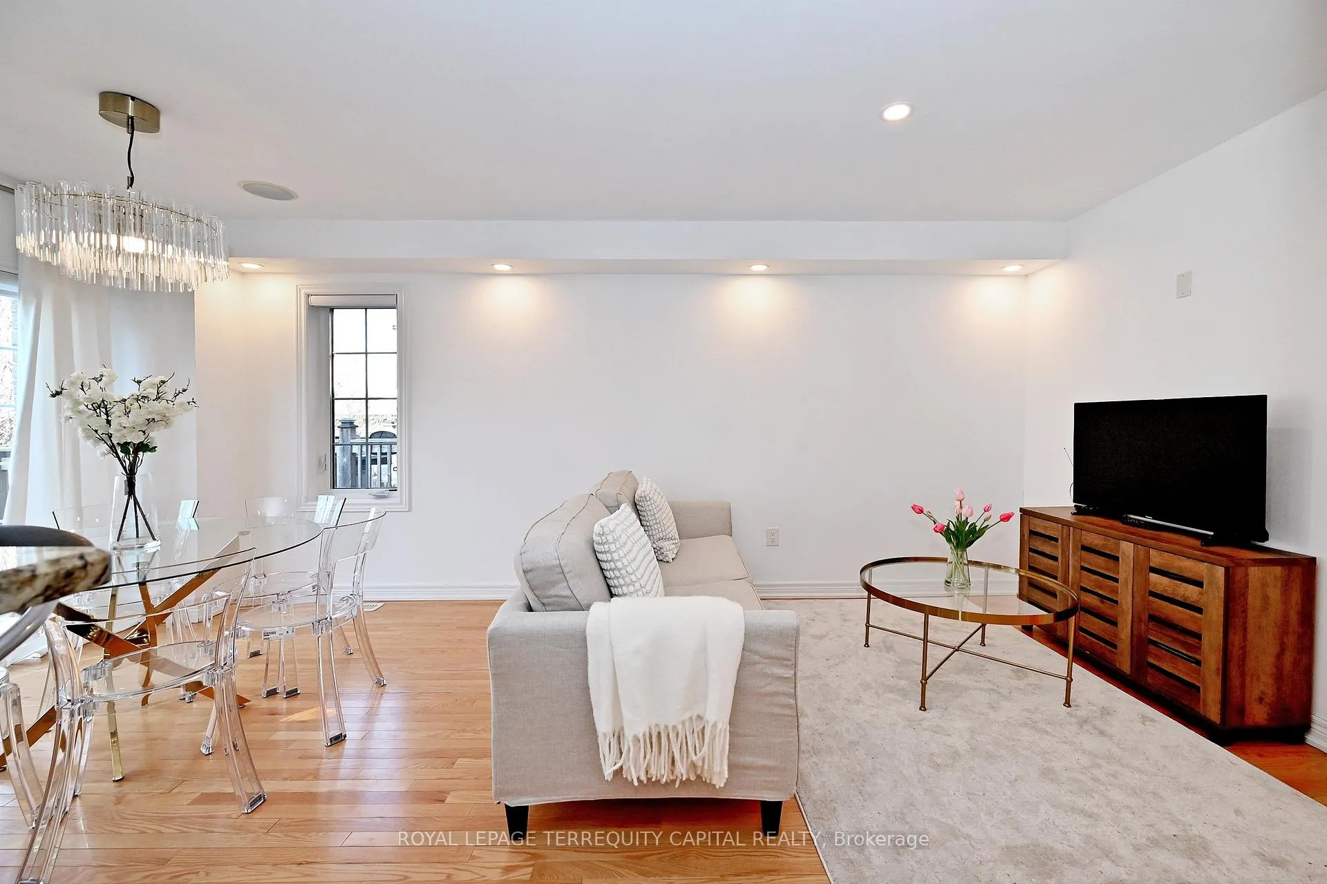Photo 16 of 77 Benjamin Hood Crescent, Vaughan, Patterson — HOMEH