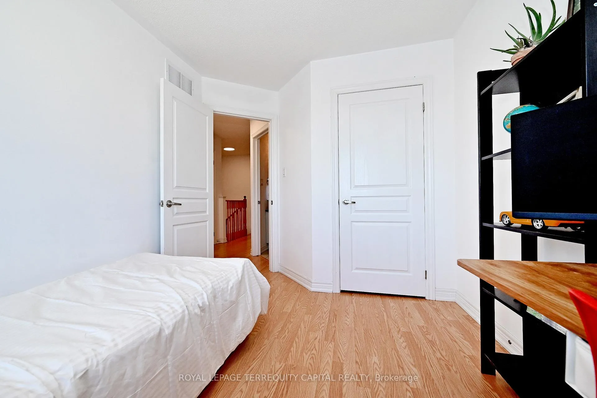 Photo 28 of 77 Benjamin Hood Crescent, Vaughan, Patterson — HOMEH