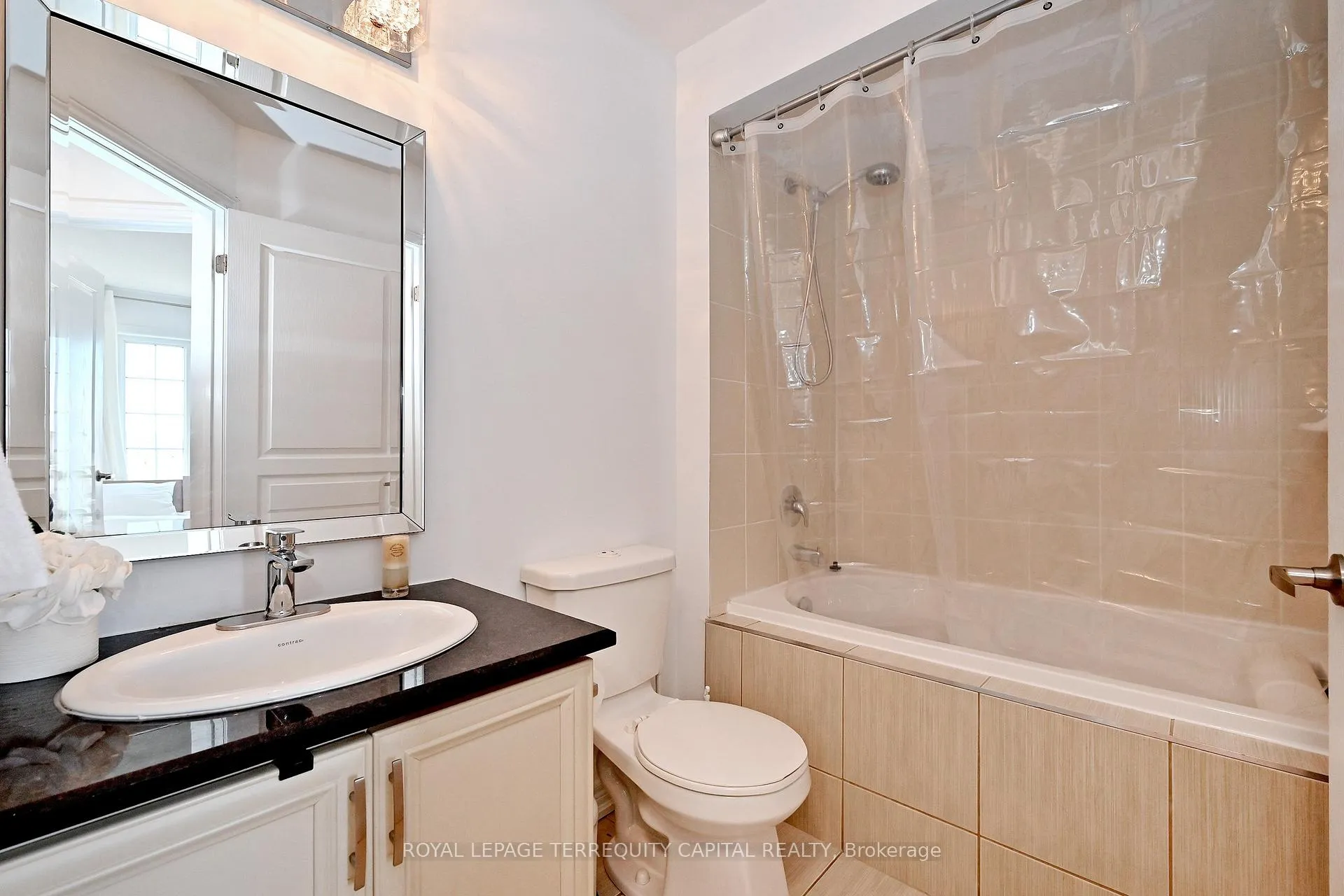 Photo 30 of 77 Benjamin Hood Crescent, Vaughan, Patterson — HOMEH