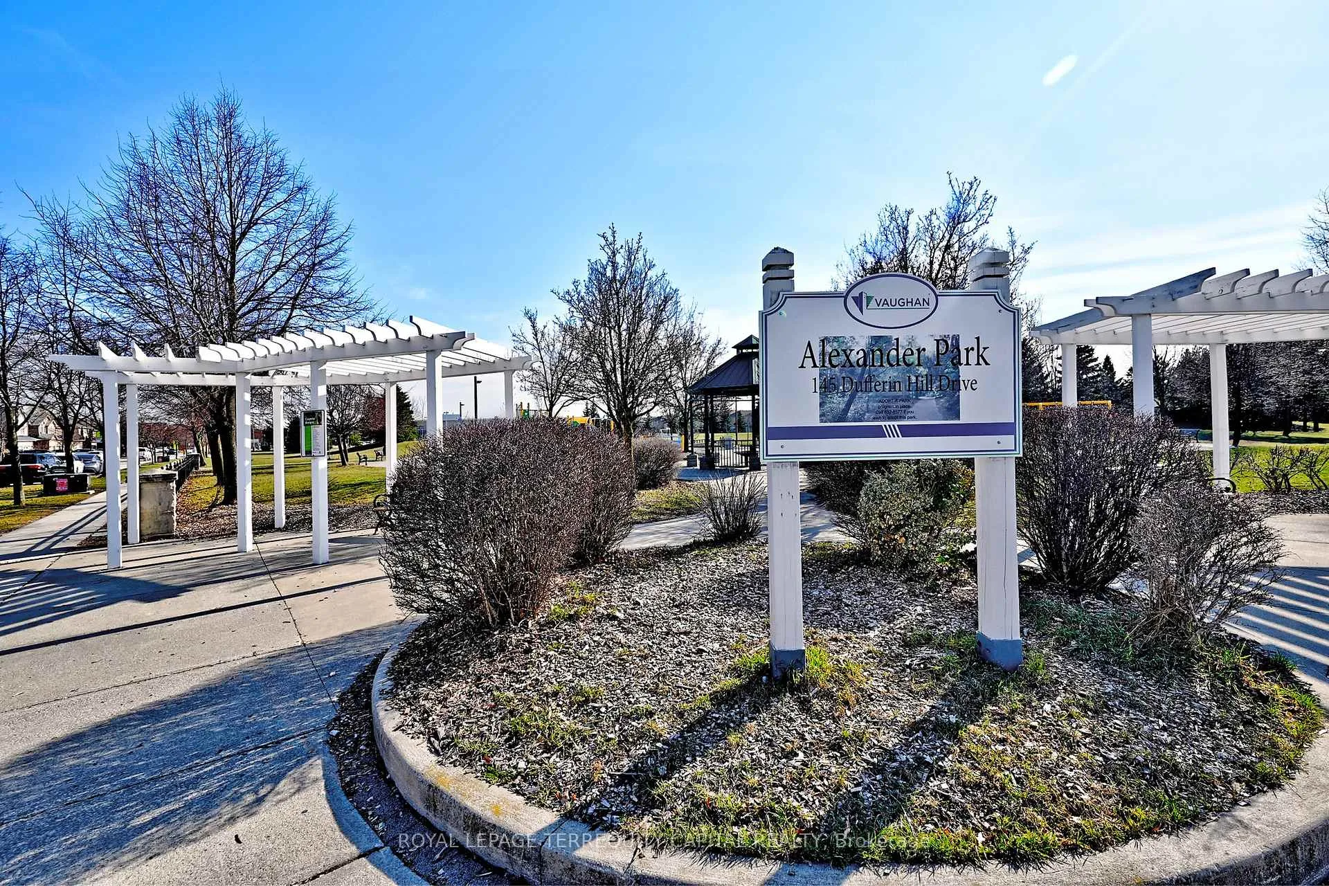 Photo 47 of 77 Benjamin Hood Crescent, Vaughan, Patterson — HOMEH
