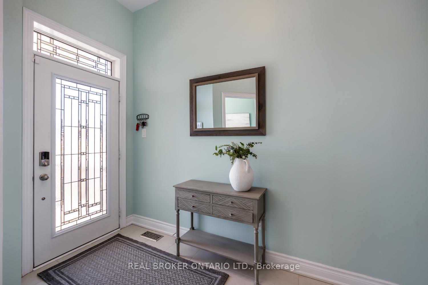 Photo 4 of 3 Melrose Drive, Cavan Monaghan, Cavan Twp — HOMEH