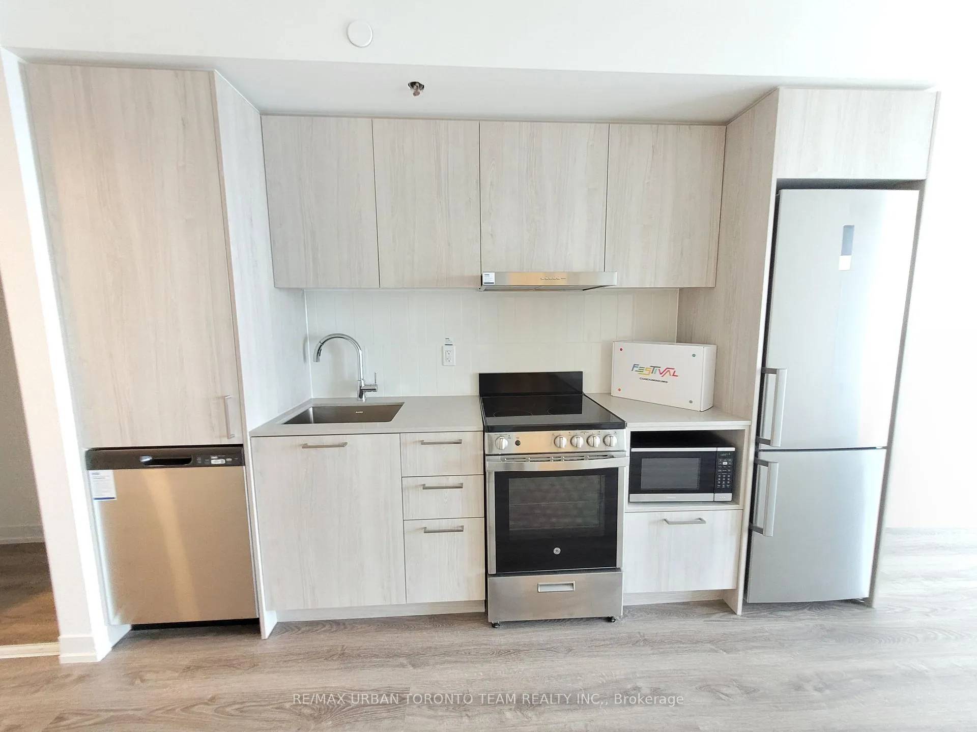 Photo 2 of Unit 3108, 195 Commerce Street, Vaughan, Vaughan Corporate Centre — HOMEH