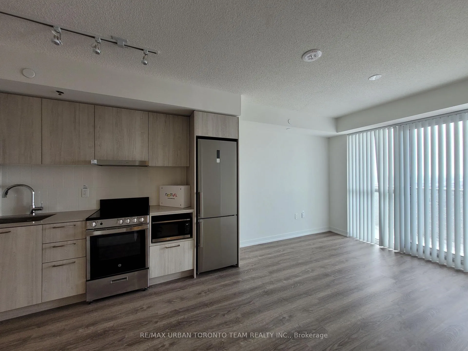 Photo 3 of Unit 3108, 195 Commerce Street, Vaughan, Vaughan Corporate Centre — HOMEH