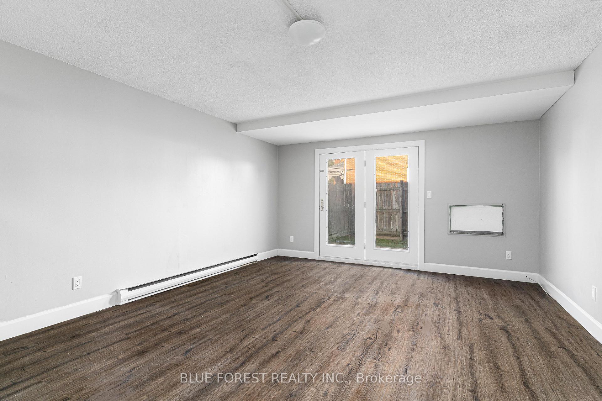 Photo 3 of 210 Park Avenue E, Chatham-Kent, Chatham — HOMEH