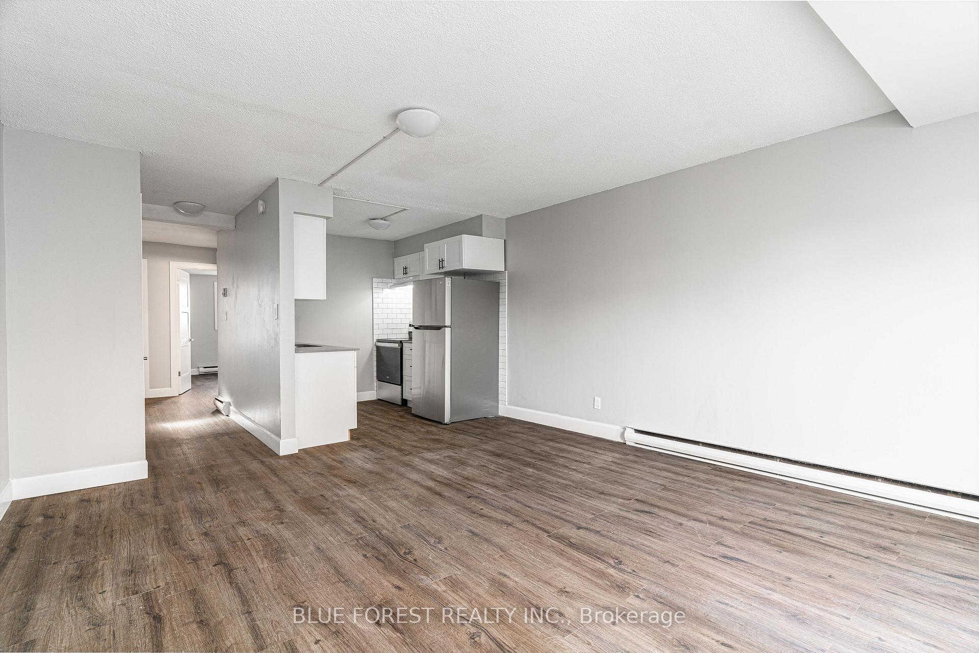 Photo 5 of 210 Park Avenue E, Chatham-Kent, Chatham — HOMEH