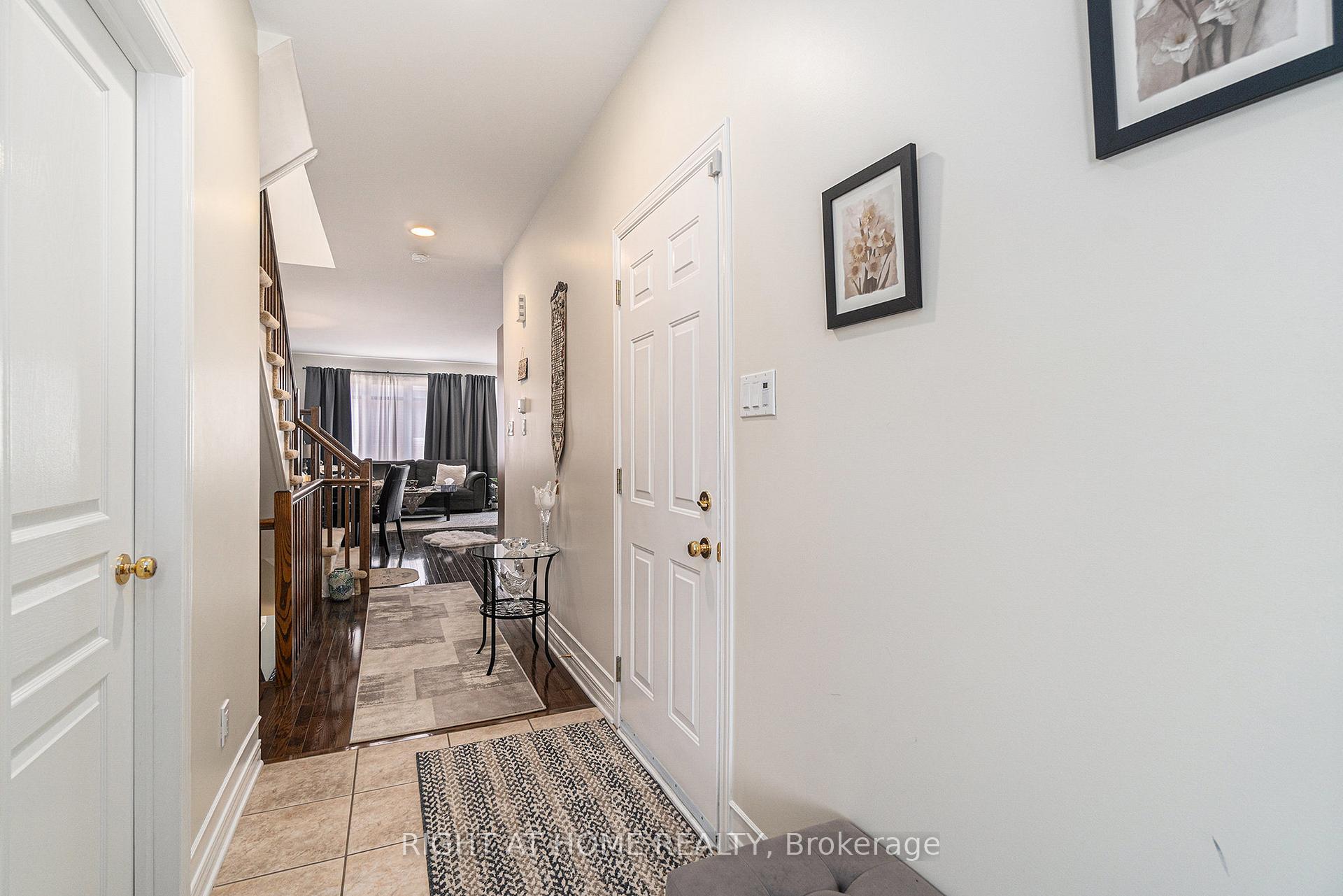 Photo 2 of 174 Parkin Circle, Ottawa, Blossom Park/Kemp Park/Findlay Creek — HOMEH