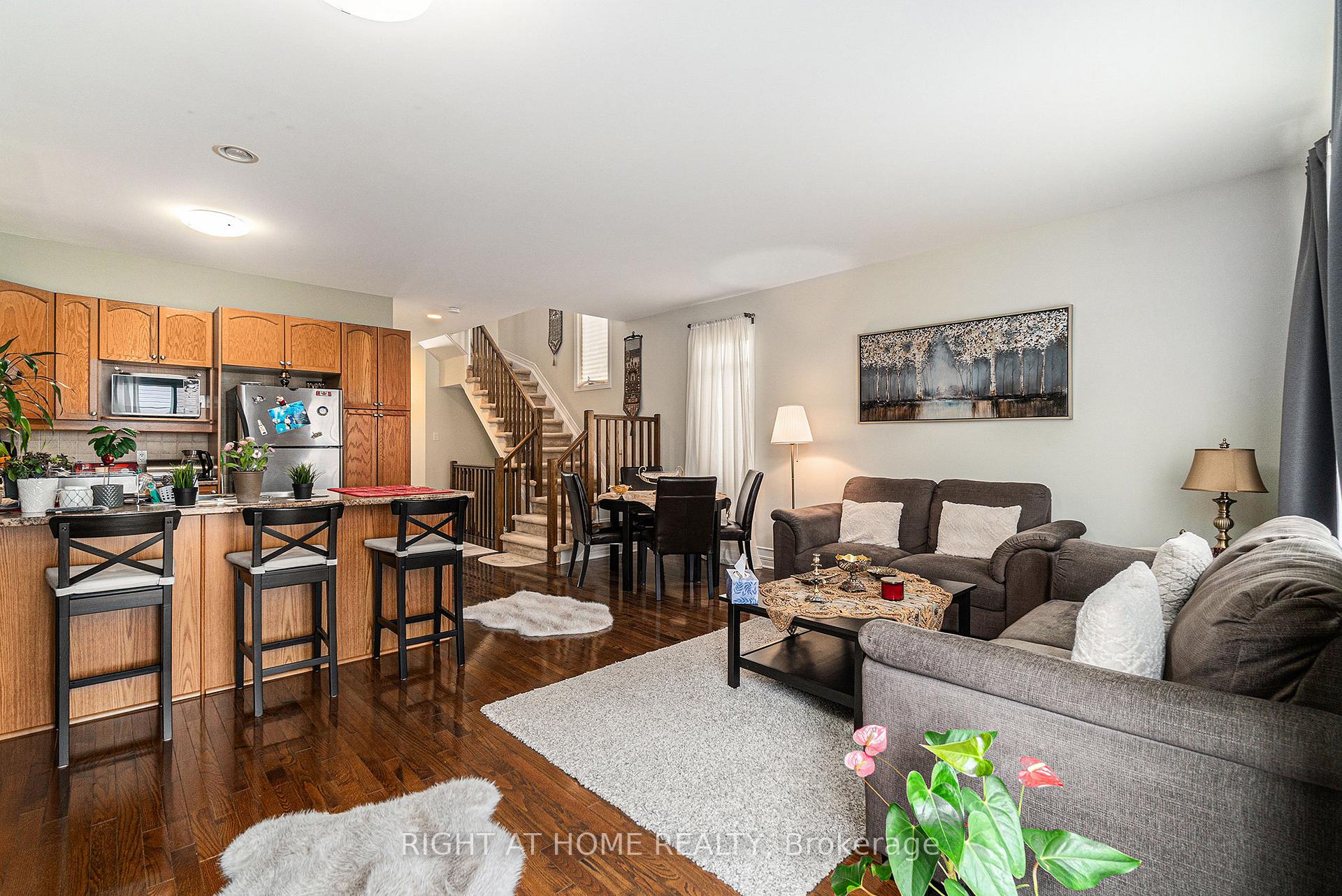 Photo 4 of 174 Parkin Circle, Ottawa, Blossom Park/Kemp Park/Findlay Creek — HOMEH