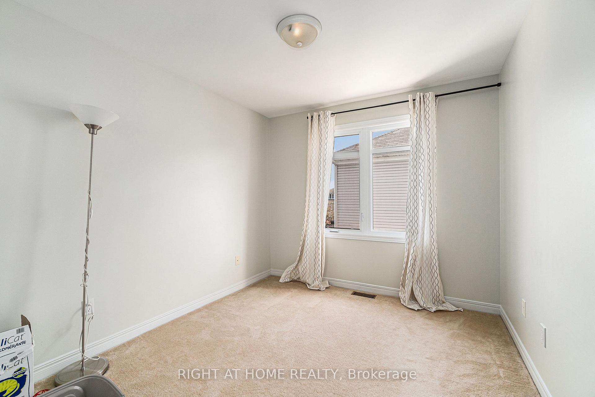 Photo 11 of 174 Parkin Circle, Ottawa, Blossom Park/Kemp Park/Findlay Creek — HOMEH