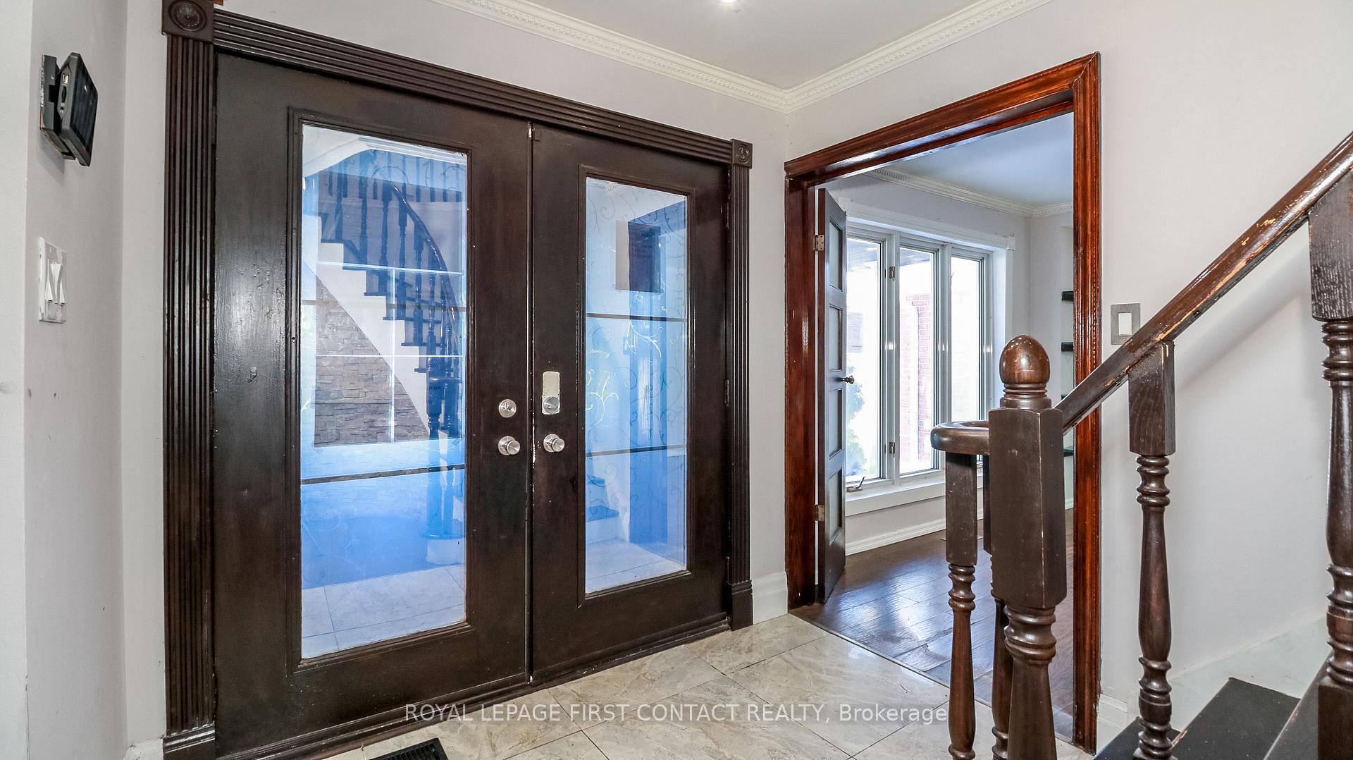 Photo 4 of 104 Brown Street, Barrie, Holly — HOMEH