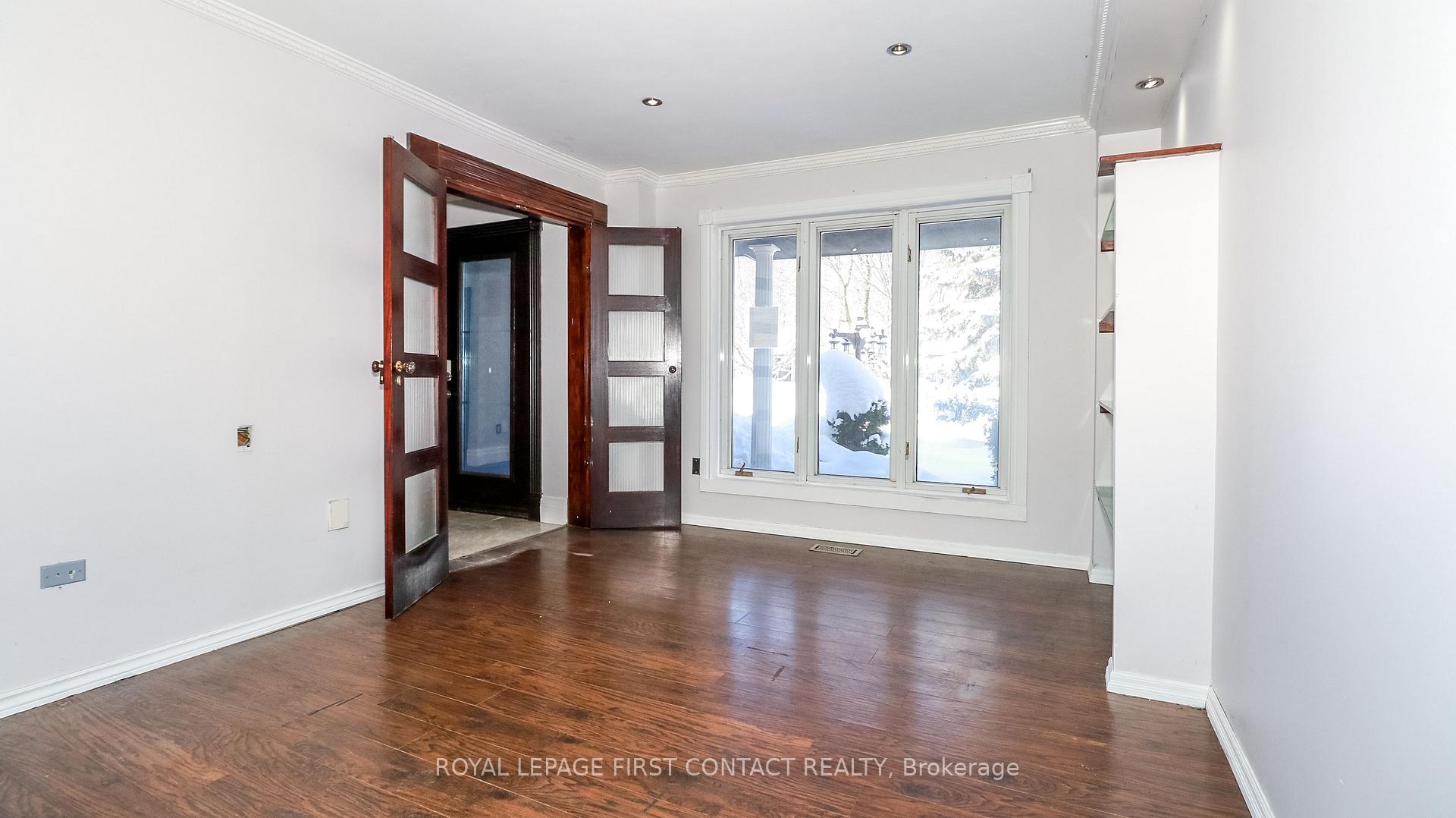Photo 6 of 104 Brown Street, Barrie, Holly — HOMEH