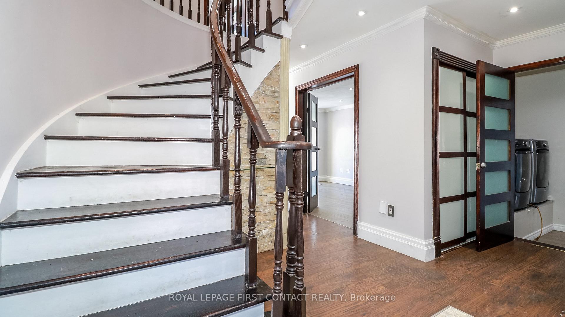 Photo 7 of 104 Brown Street, Barrie, Holly — HOMEH