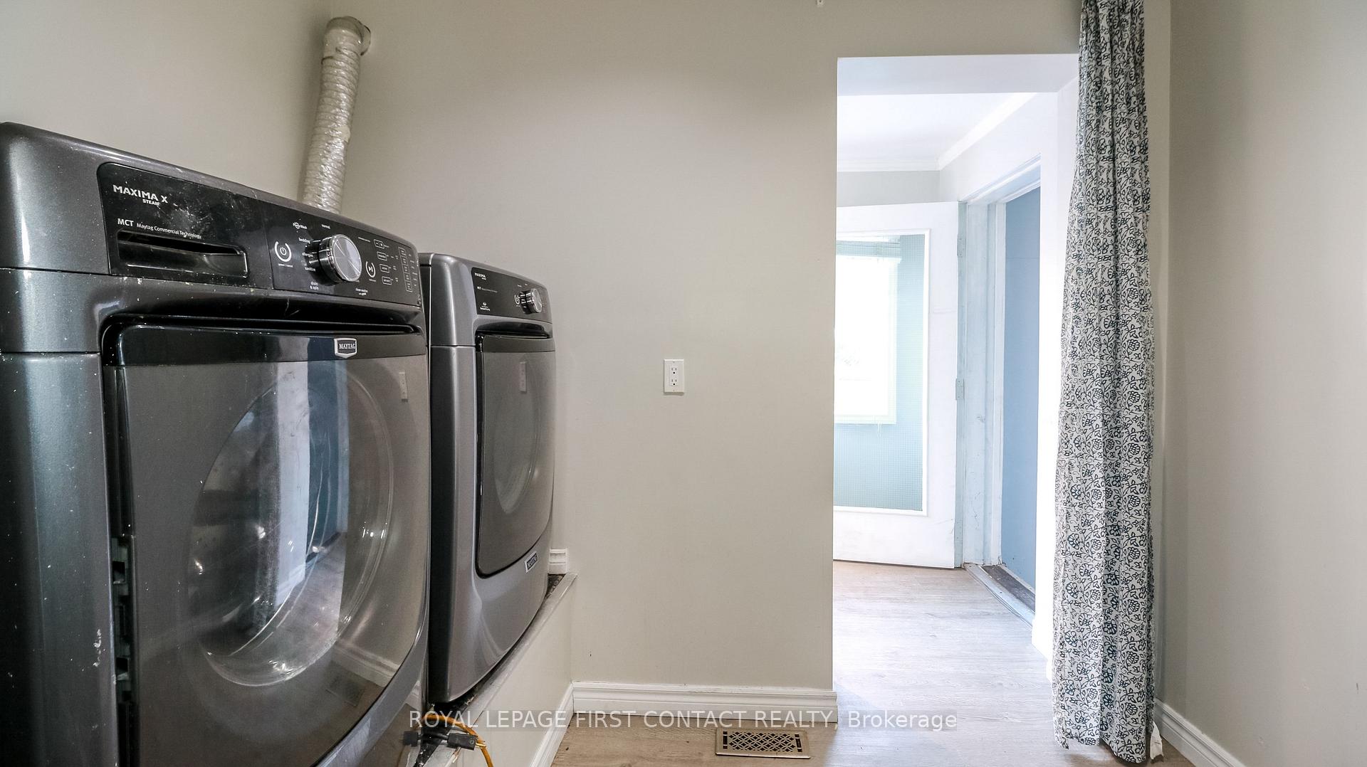 Photo 10 of 104 Brown Street, Barrie, Holly — HOMEH