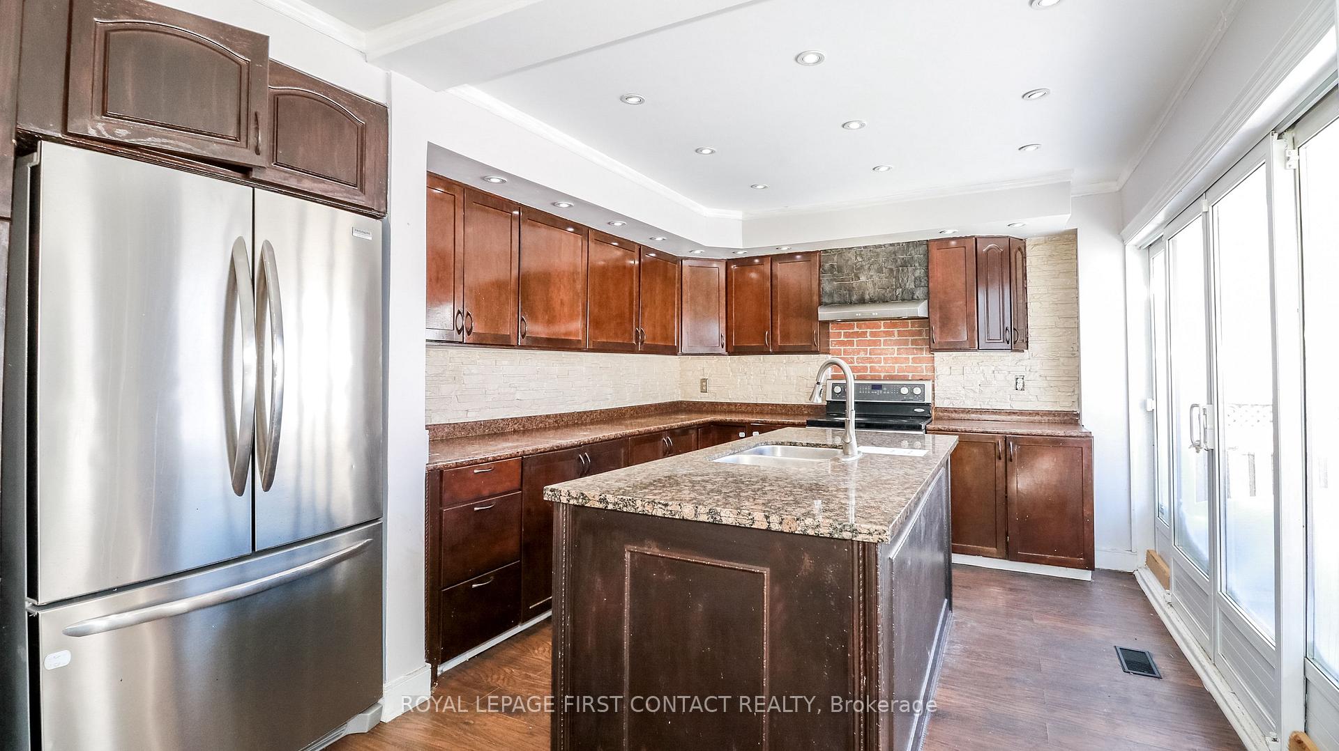 Photo 19 of 104 Brown Street, Barrie, Holly — HOMEH