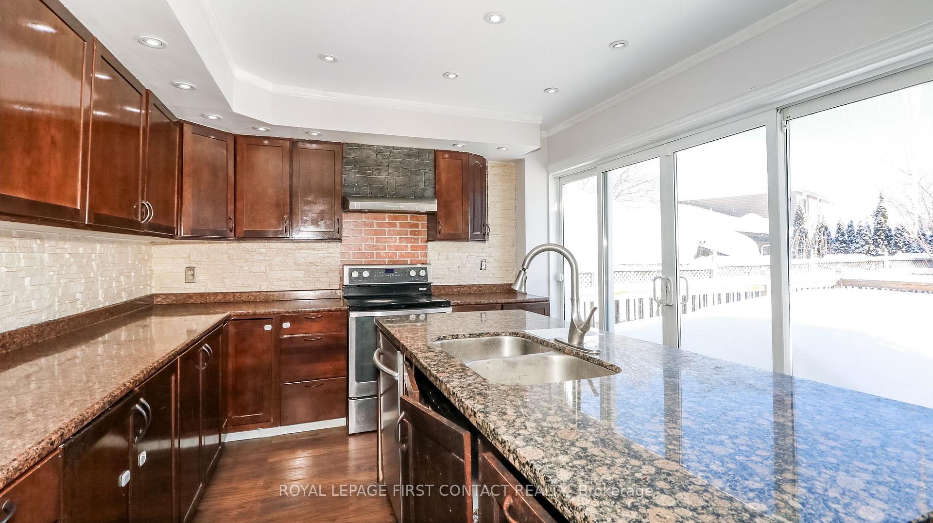 Photo 20 of 104 Brown Street, Barrie, Holly — HOMEH