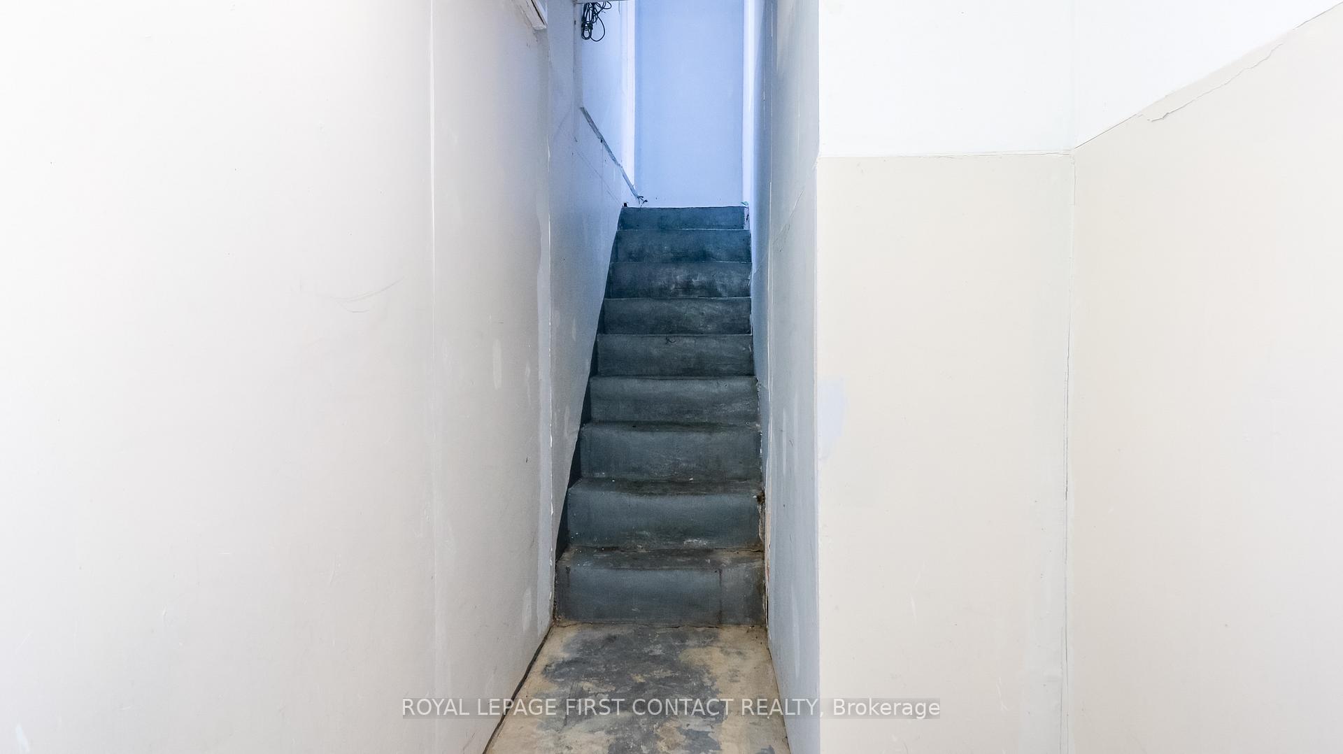 Photo 38 of 104 Brown Street, Barrie, Holly — HOMEH