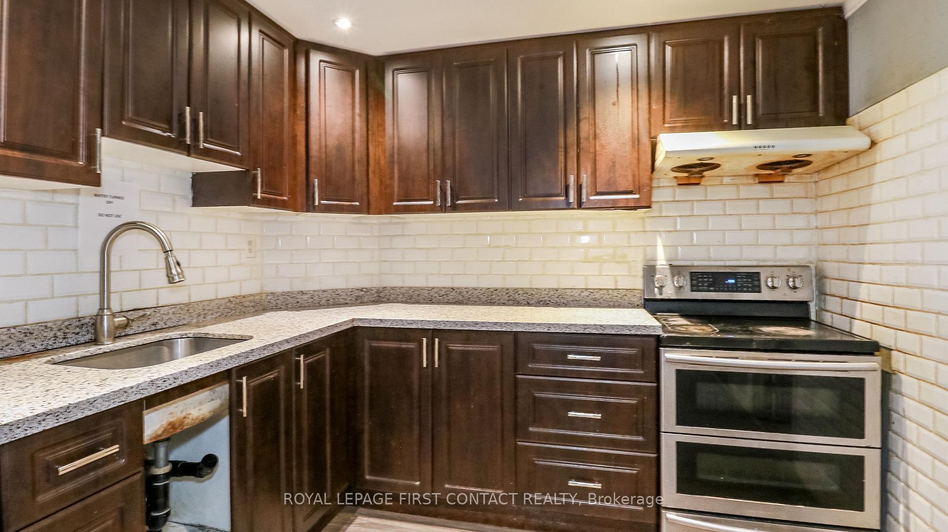 Photo 43 of 104 Brown Street, Barrie, Holly — HOMEH