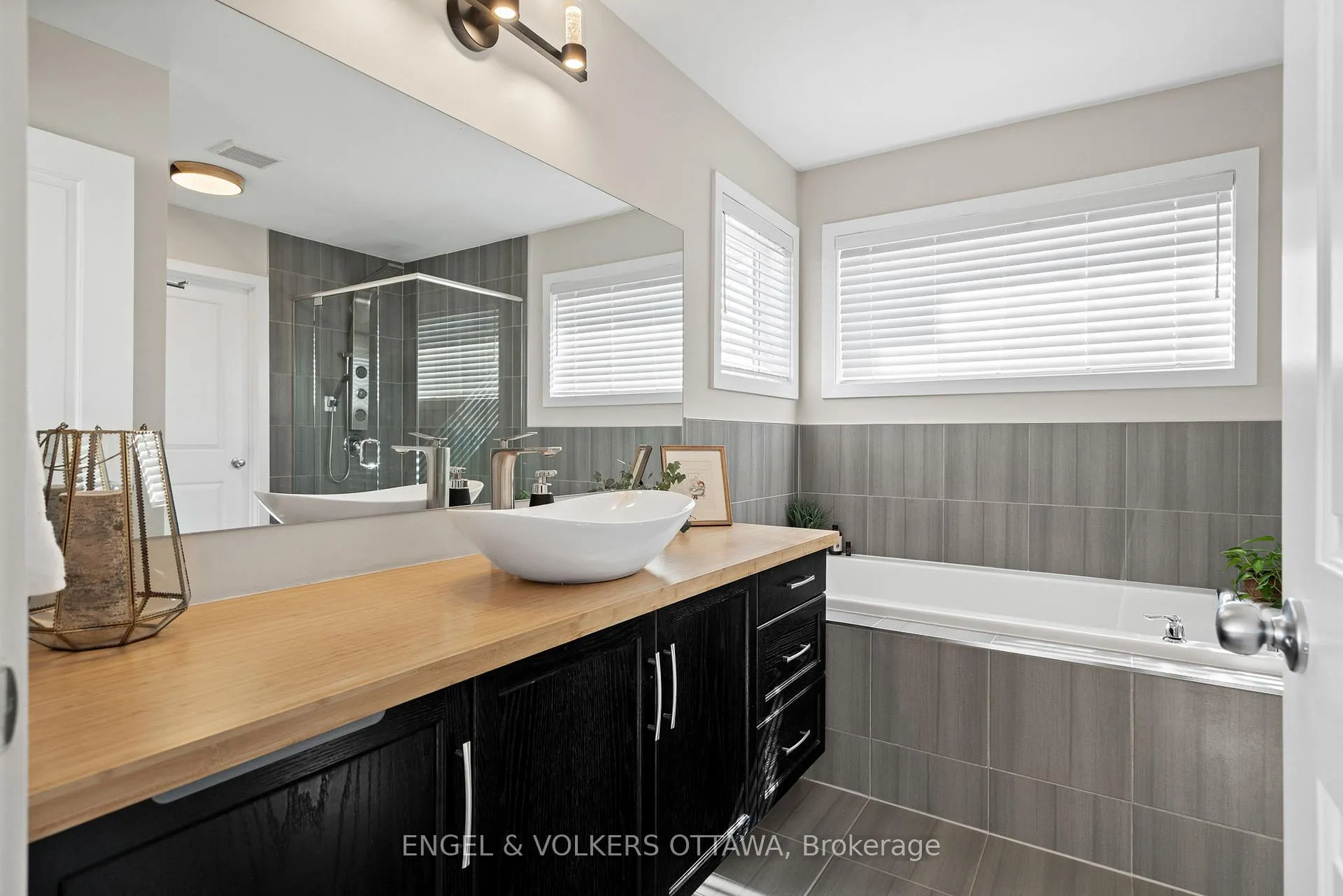 Photo 27 of 267 Sceptre Way, Ottawa, Kanata - Emerald Meadows/Trailwest — HOMEH