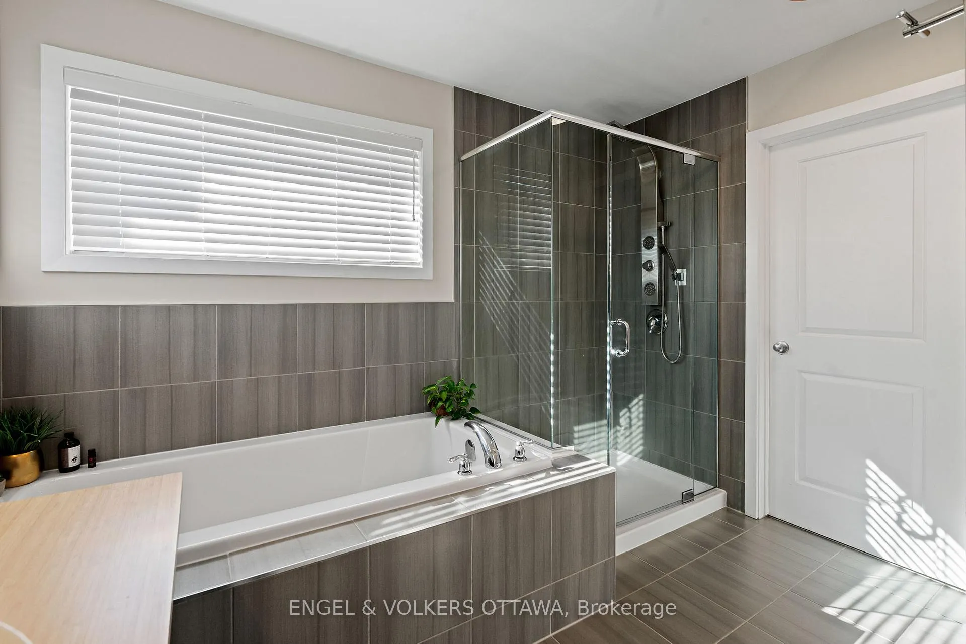 Photo 29 of 267 Sceptre Way, Ottawa, Kanata - Emerald Meadows/Trailwest — HOMEH