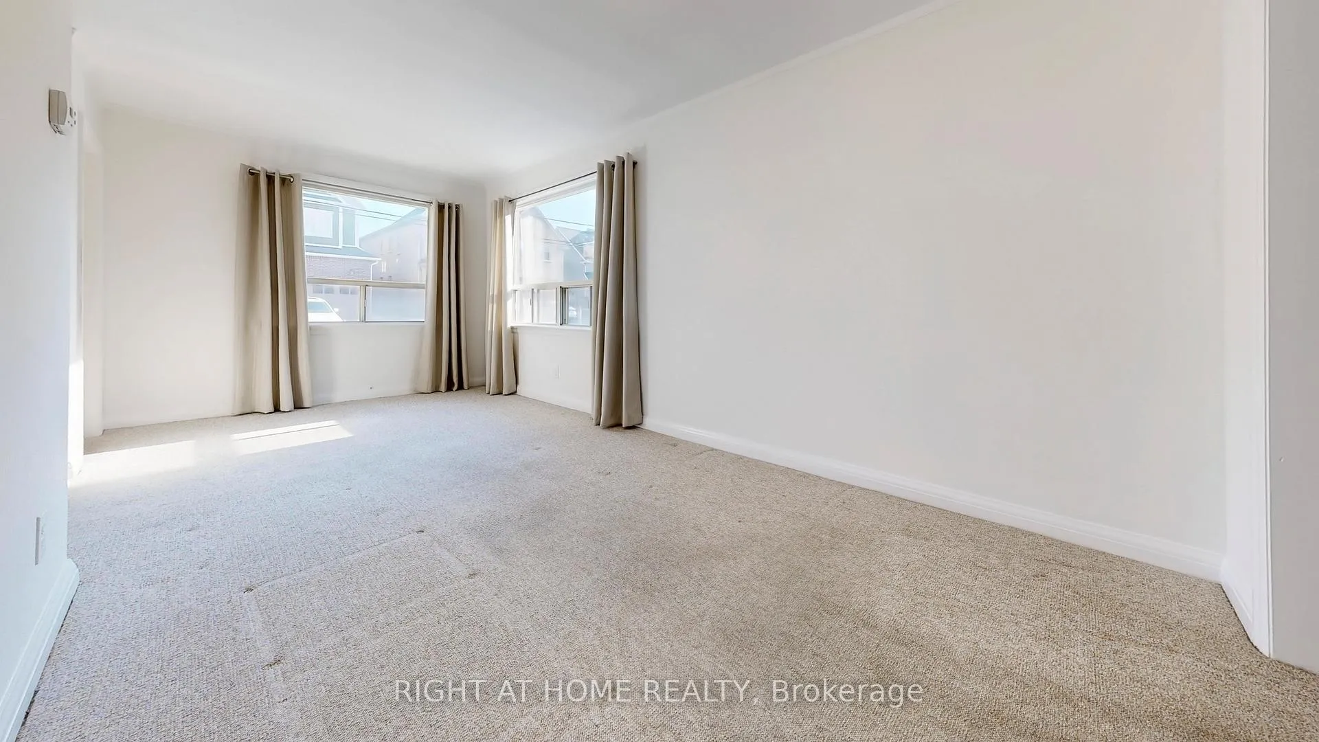 Photo 5 of 12 Rouge Street, Markham, Vinegar Hill — HOMEH