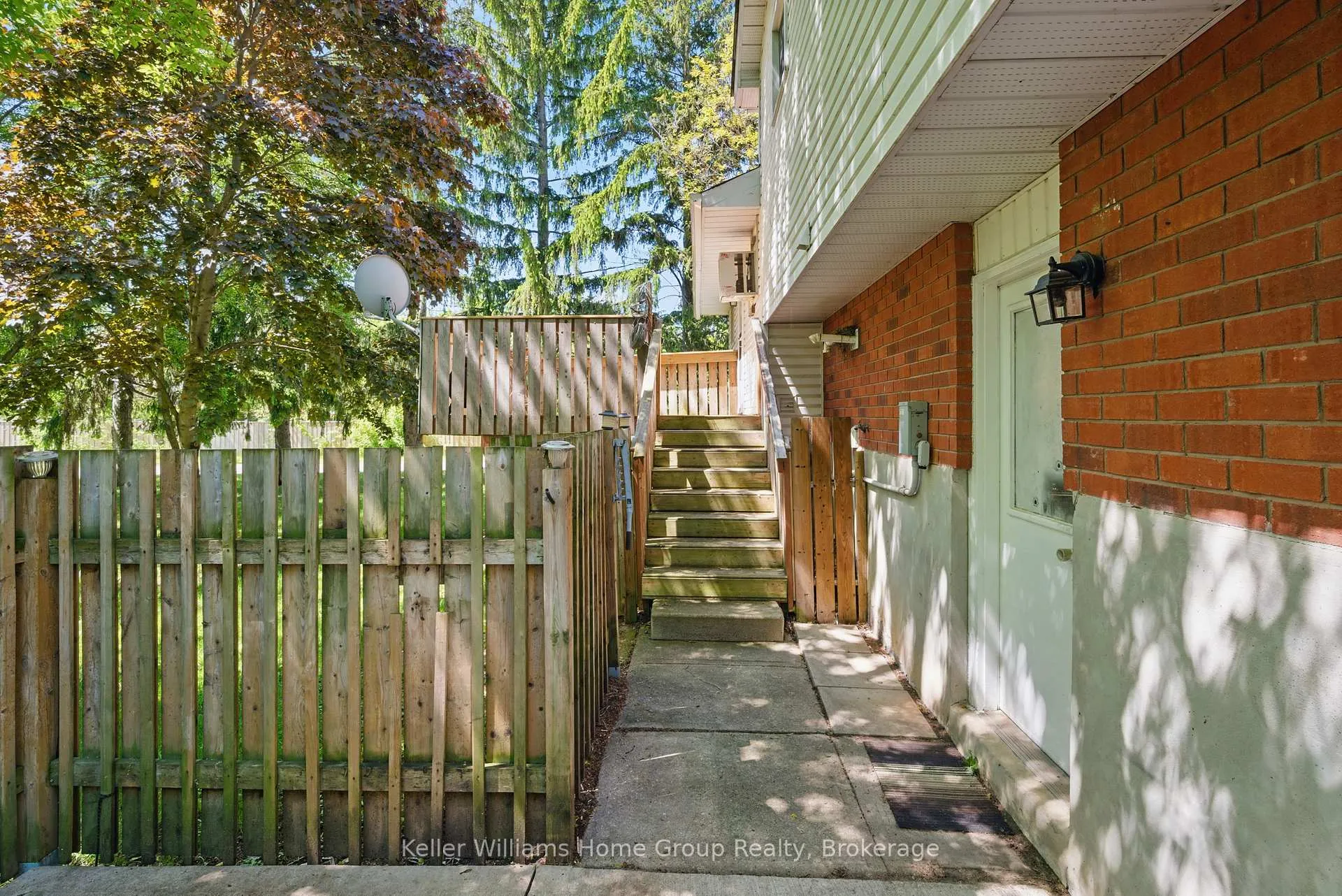 Photo 34 of 4 Market Street, Kitchener — HOMEH