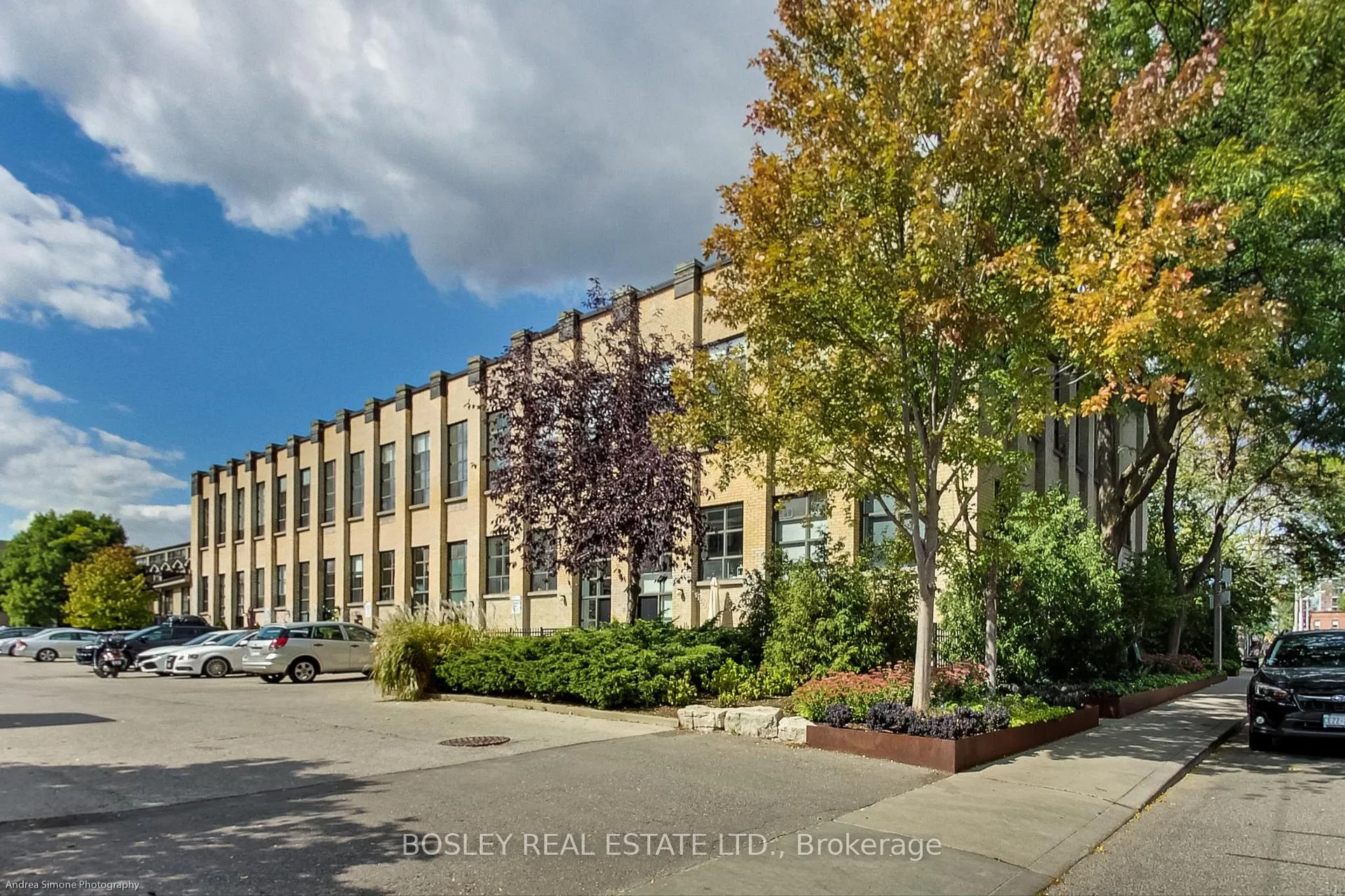 Photo 3 of Unit 211, 284 St. Helens Avenue, Toronto, Dufferin Grove — HOMEH