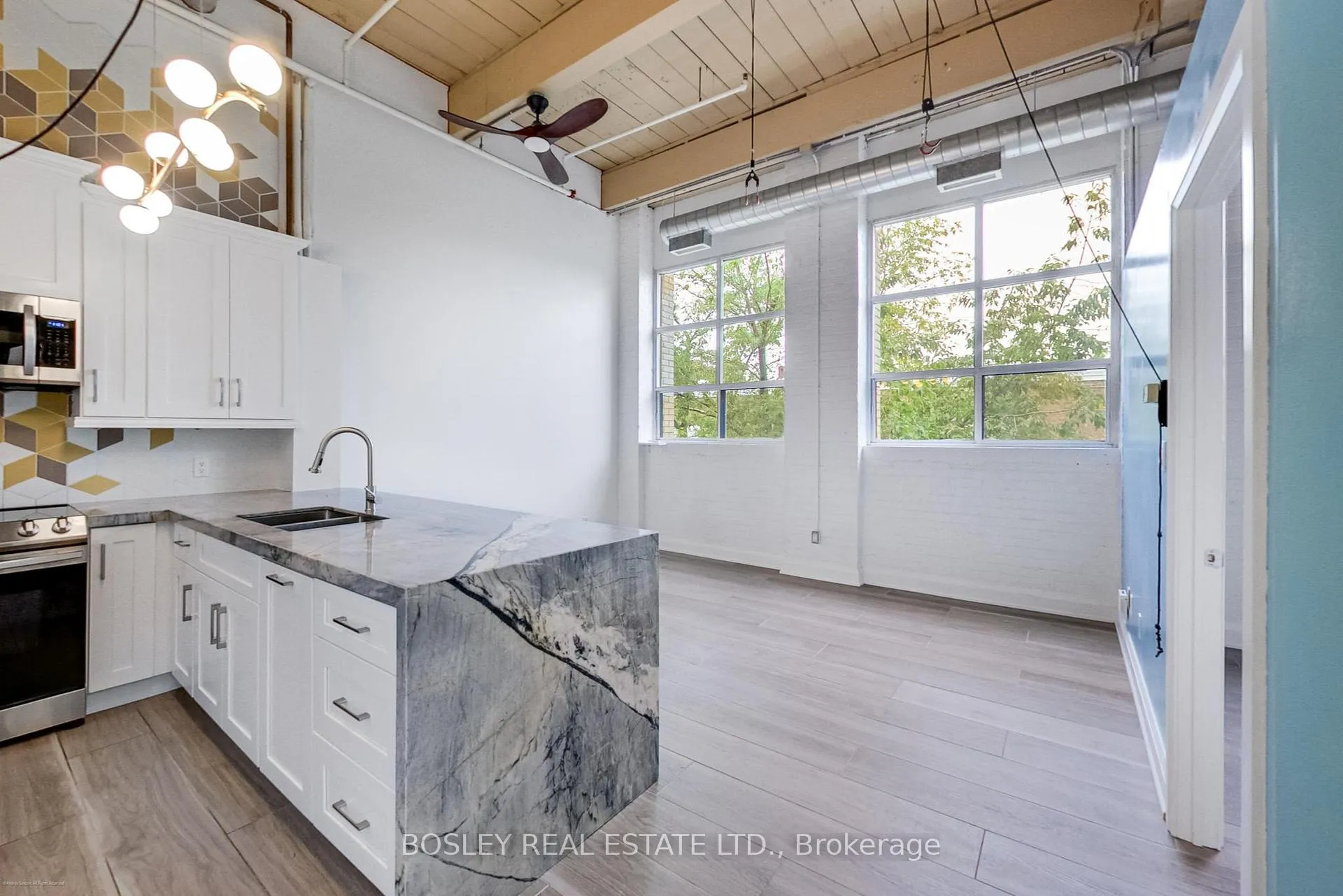 Photo 4 of Unit 211, 284 St. Helens Avenue, Toronto, Dufferin Grove — HOMEH