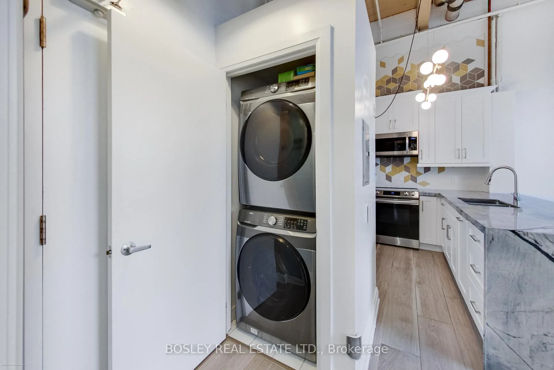 Photo 5 of Unit 211, 284 St. Helens Avenue, Toronto, Dufferin Grove — HOMEH