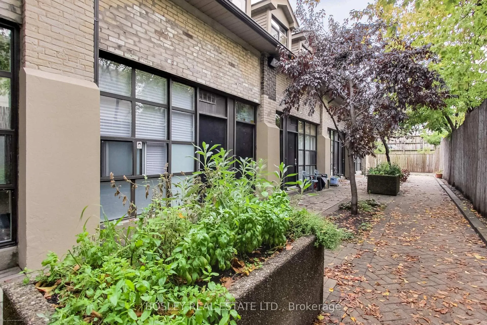 Photo 15 of Unit 211, 284 St. Helens Avenue, Toronto, Dufferin Grove — HOMEH
