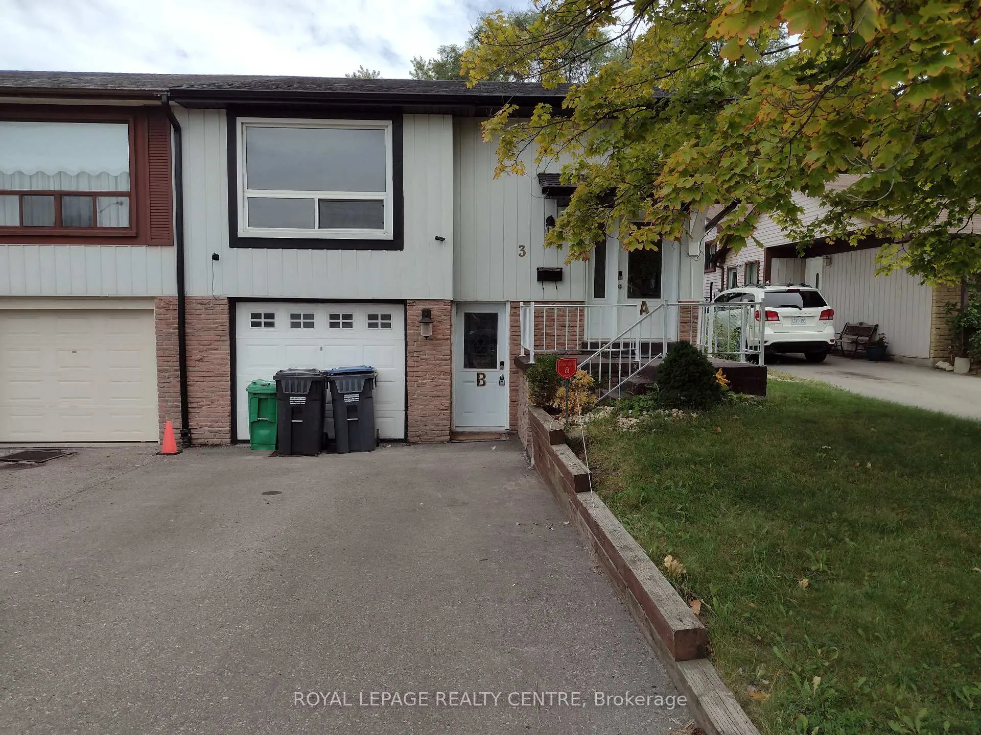 Photo 1 of Unit Upper, 3 Salisbury Circle, Brampton, Brampton North — HOMEH