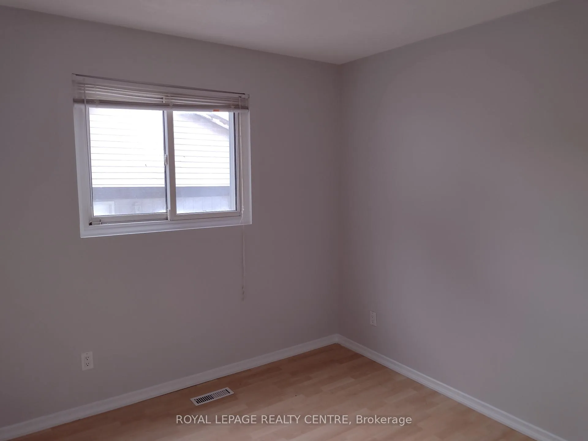 Photo 13 of Unit Upper, 3 Salisbury Circle, Brampton, Brampton North — HOMEH