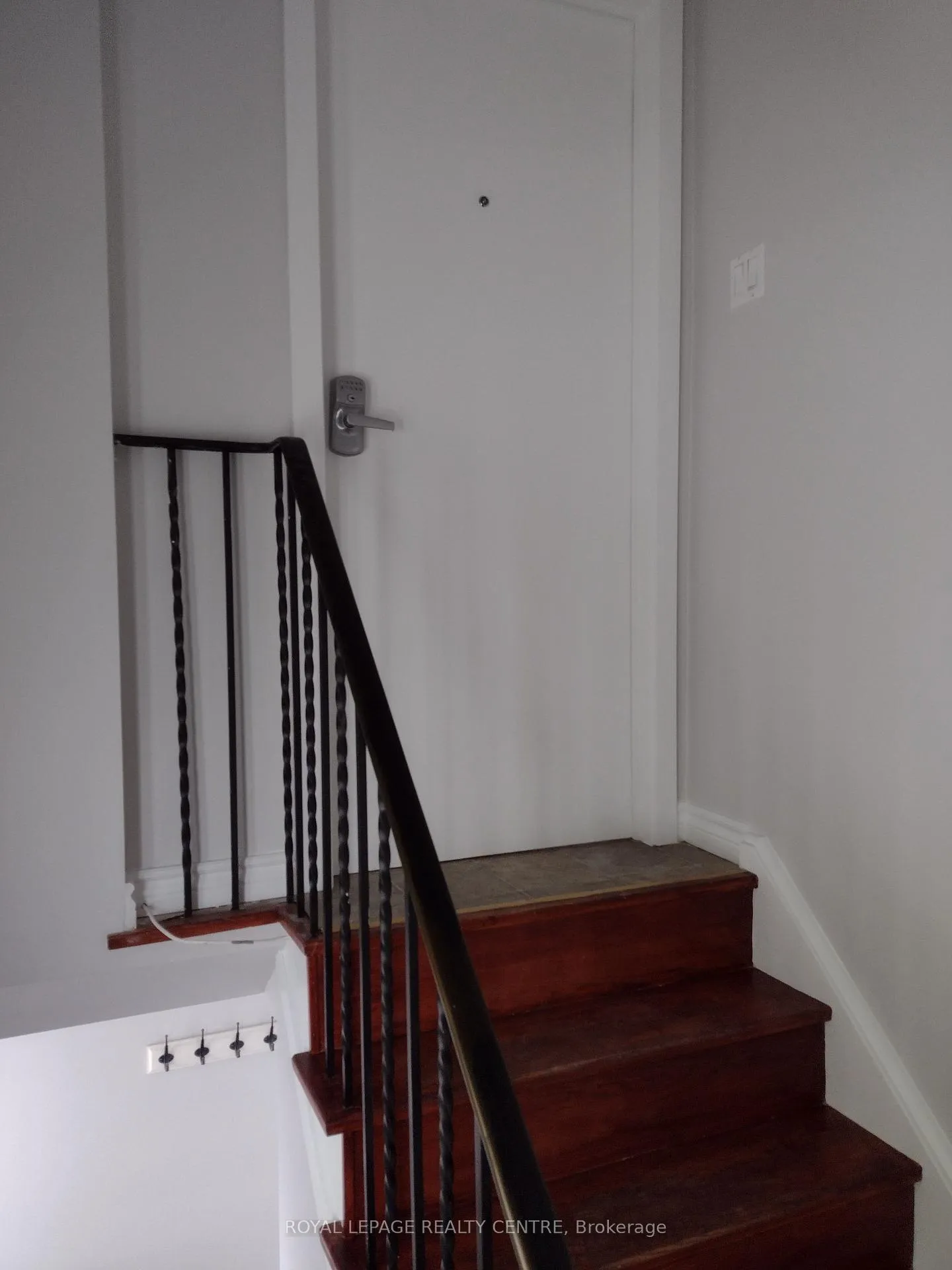 Photo 18 of Unit Upper, 3 Salisbury Circle, Brampton, Brampton North — HOMEH