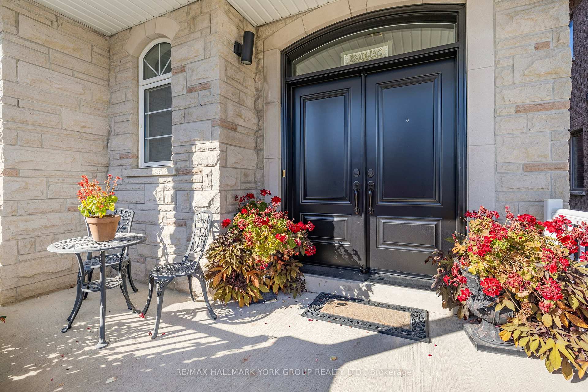 Photo 3 of 240 Borealis Avenue, Aurora, Bayview Northeast — HOMEH