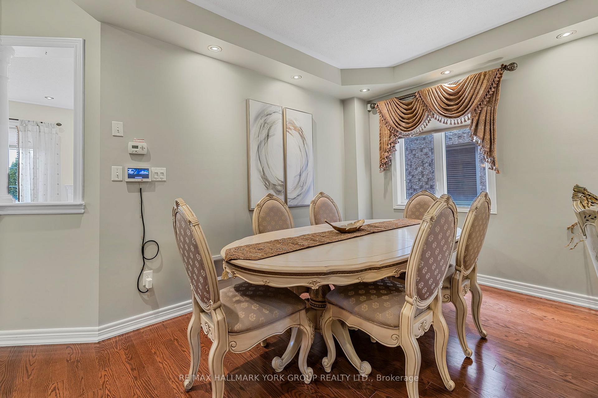 Photo 6 of 240 Borealis Avenue, Aurora, Bayview Northeast — HOMEH