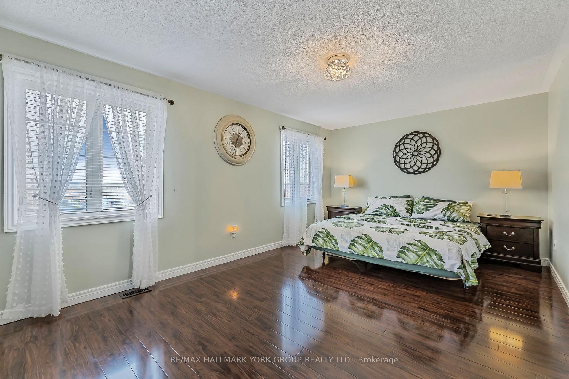 Photo 15 of 240 Borealis Avenue, Aurora, Bayview Northeast — HOMEH