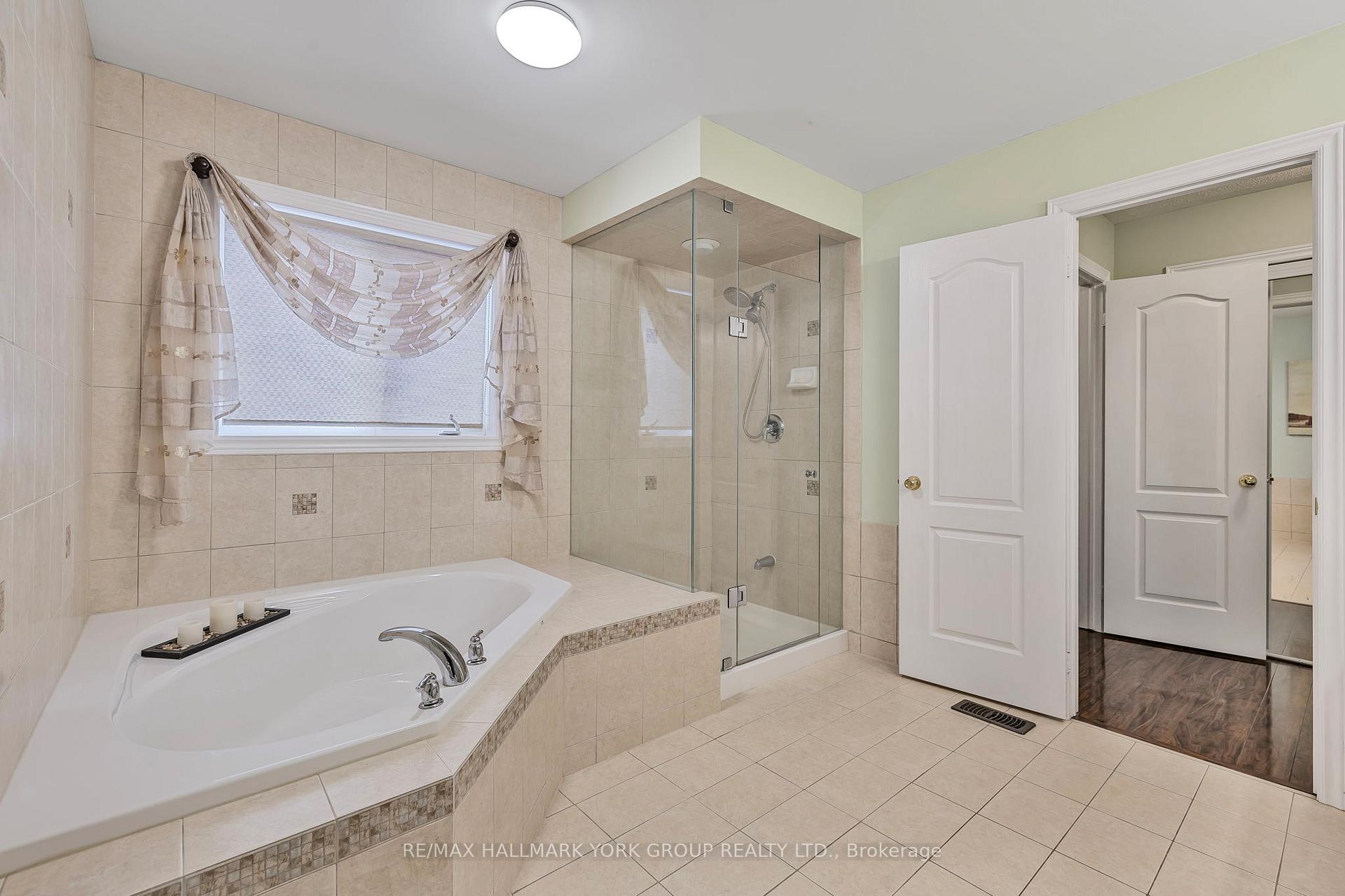 Photo 18 of 240 Borealis Avenue, Aurora, Bayview Northeast — HOMEH