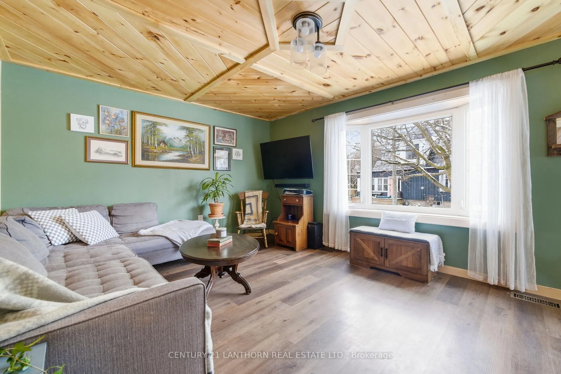 Photo 5 of 2 Duncan Street, Prince Edward County, Bloomfield Ward — HOMEH