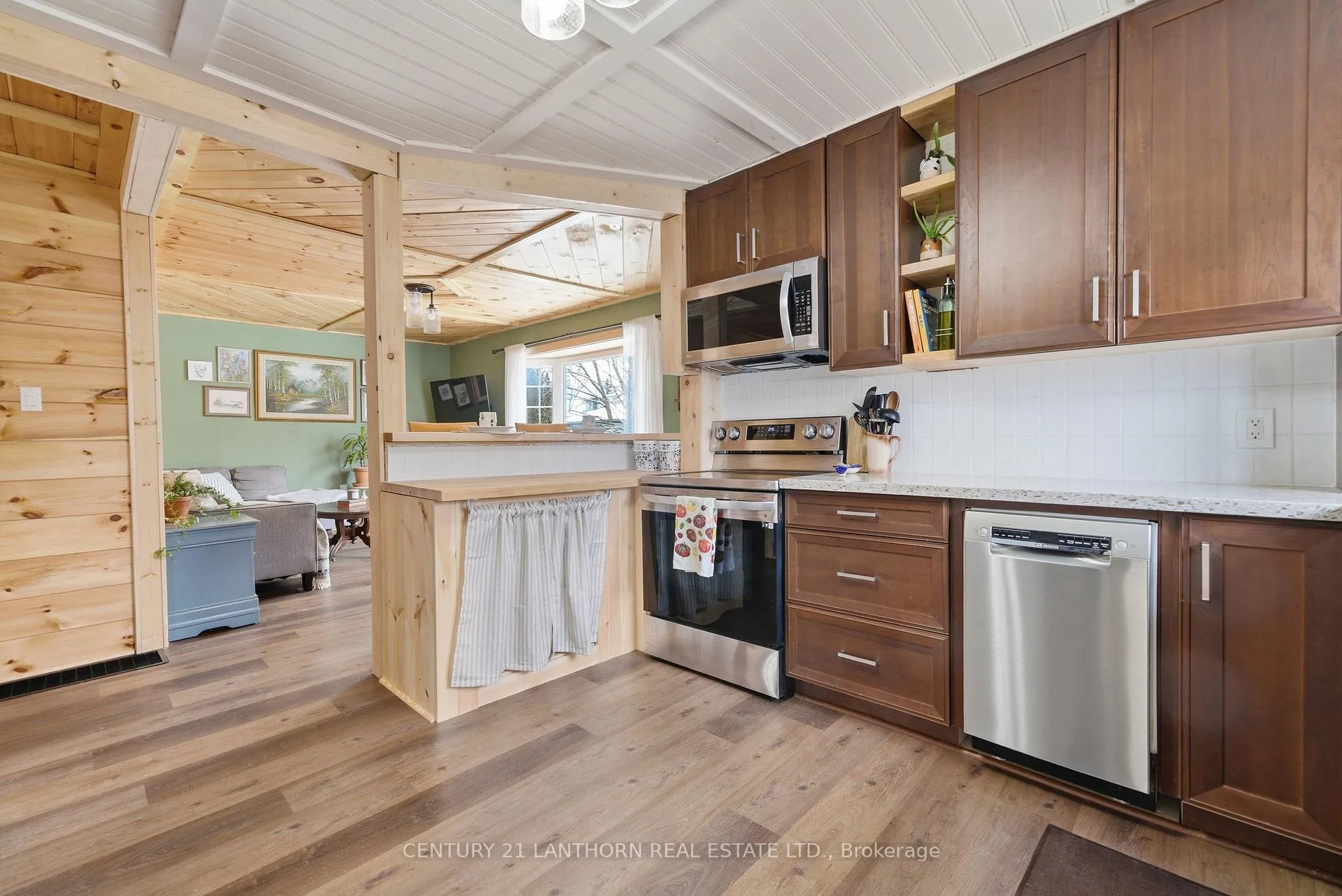 Photo 12 of 2 Duncan Street, Prince Edward County, Bloomfield Ward — HOMEH