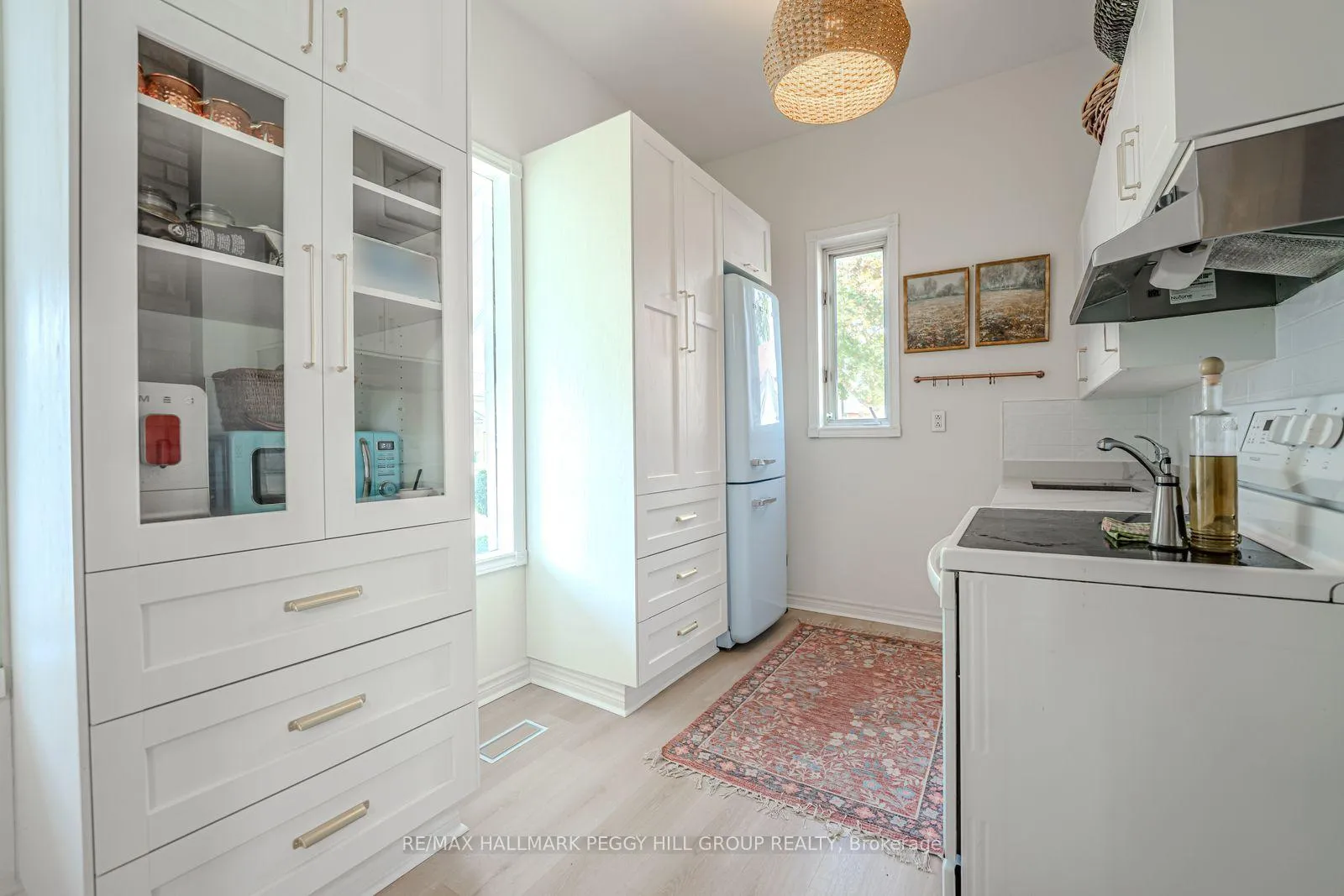 Photo 4 of 131 Sanford Street, Barrie, Sanford — HOMEH
