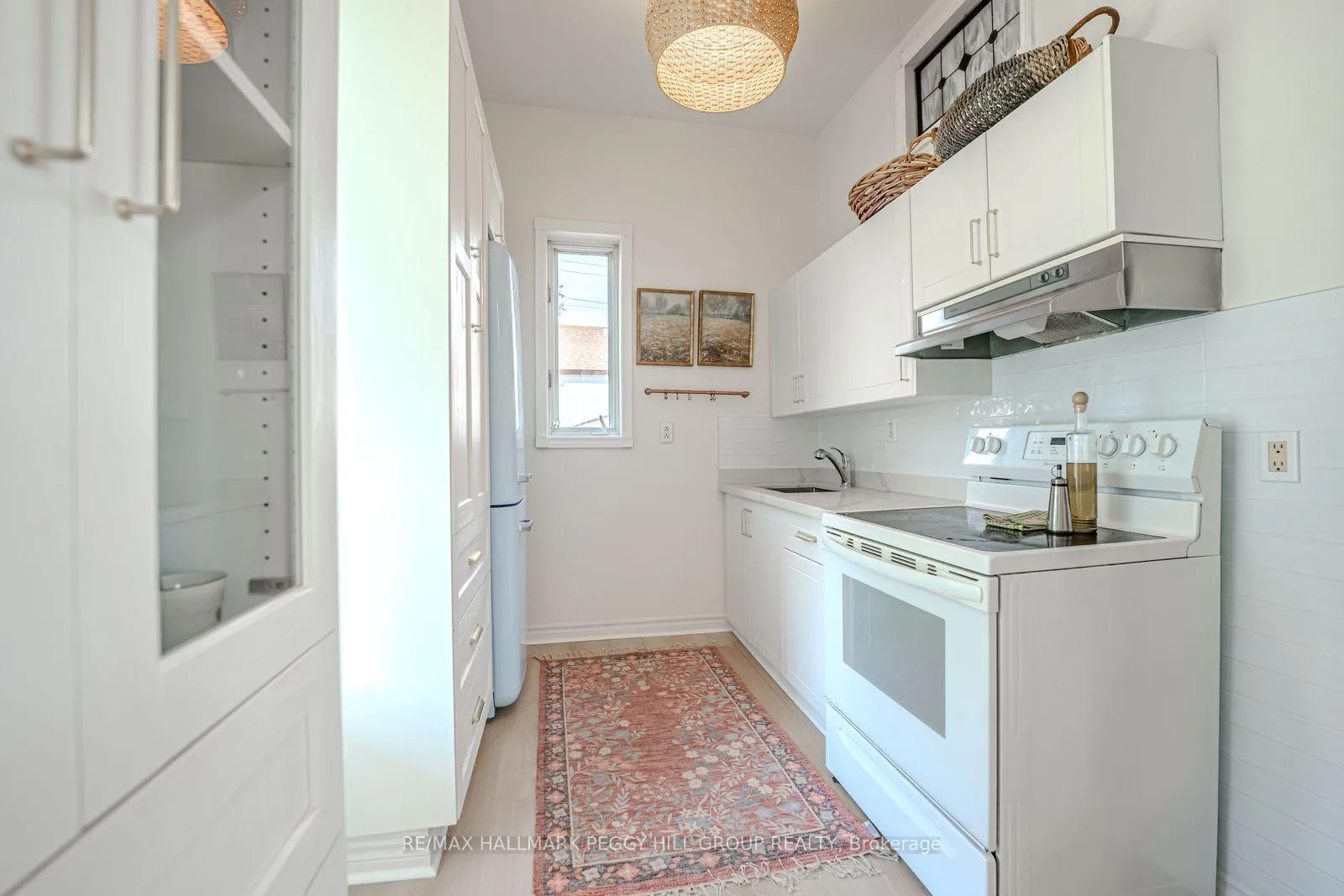 Photo 5 of 131 Sanford Street, Barrie, Sanford — HOMEH