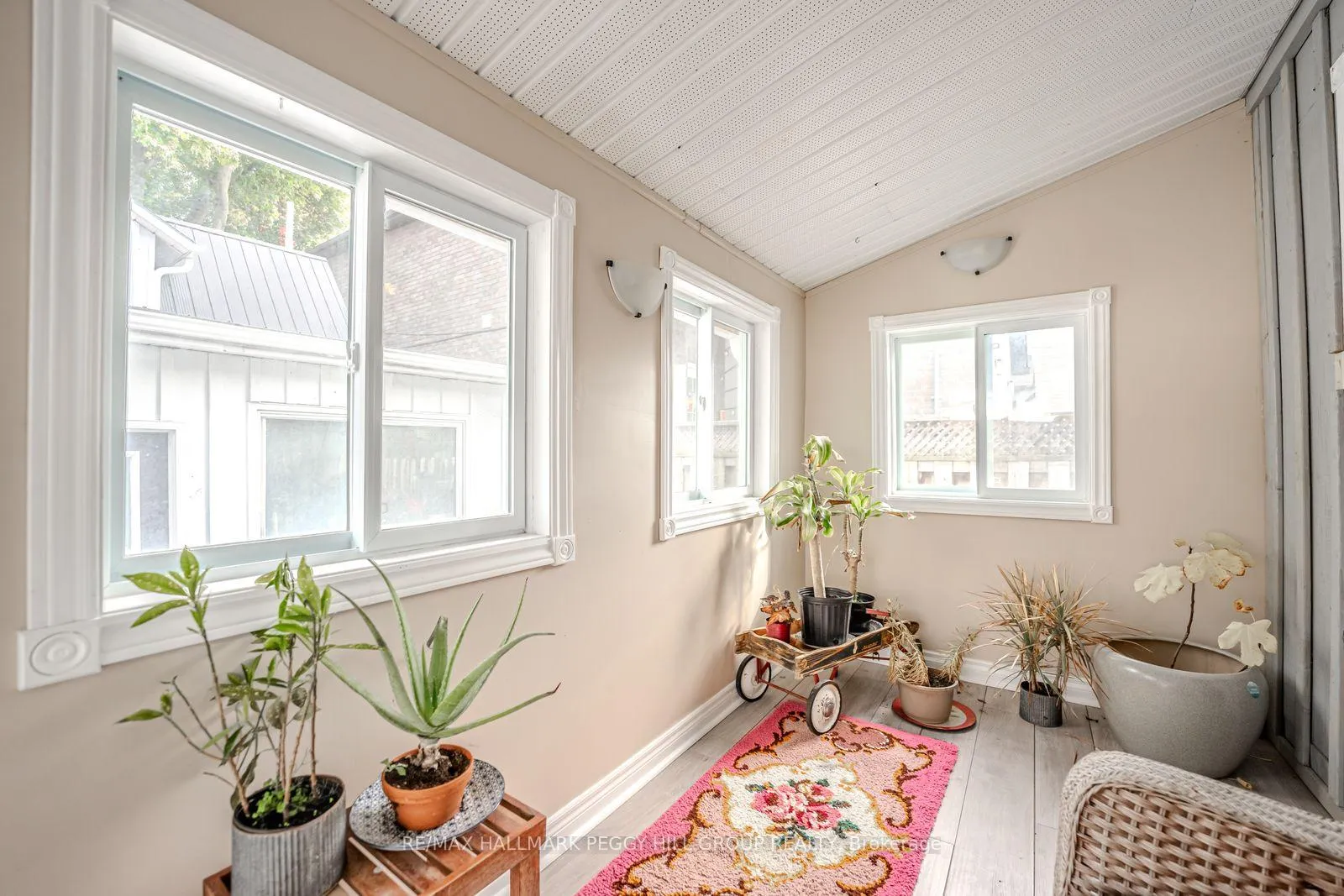 Photo 9 of 131 Sanford Street, Barrie, Sanford — HOMEH