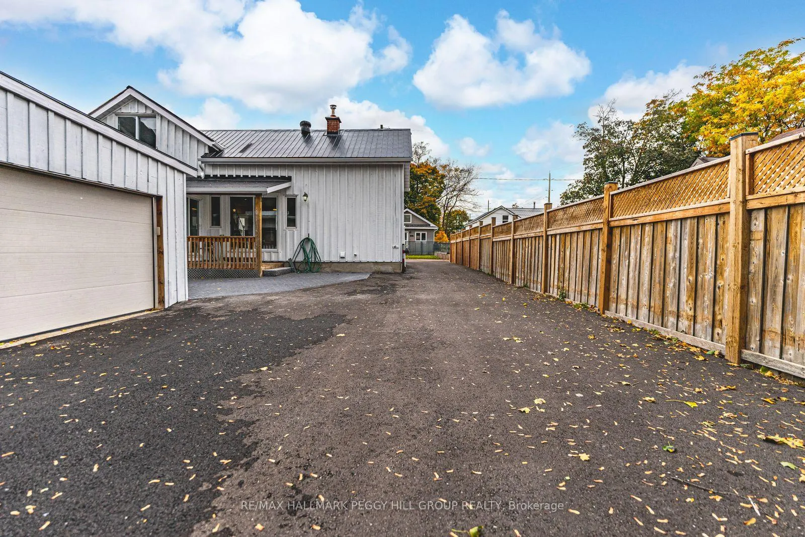 Photo 18 of 131 Sanford Street, Barrie, Sanford — HOMEH