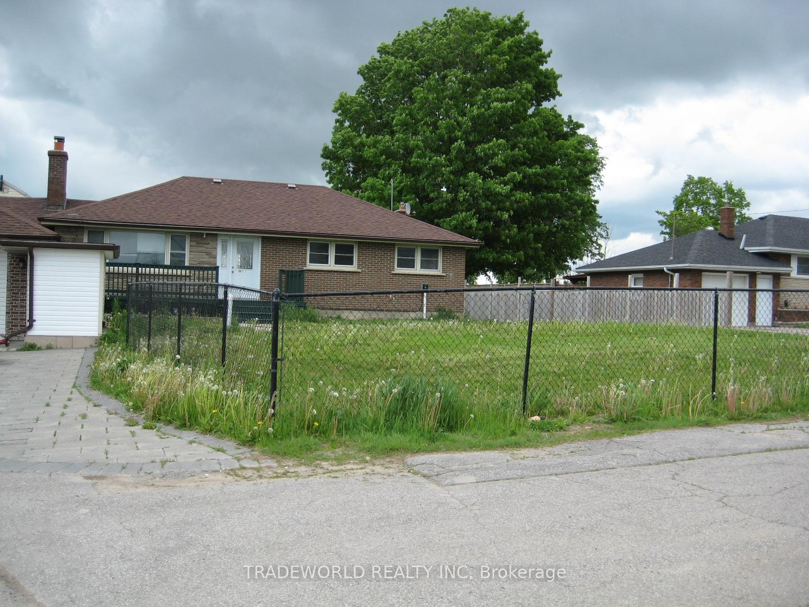 Front of Unit 1, 23497 Woodbine Avenue