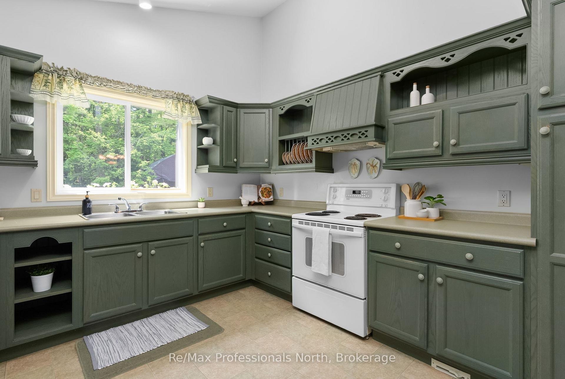 Photo 11 of 1279 Graham Road, Gravenhurst, Morrison — HOMEH