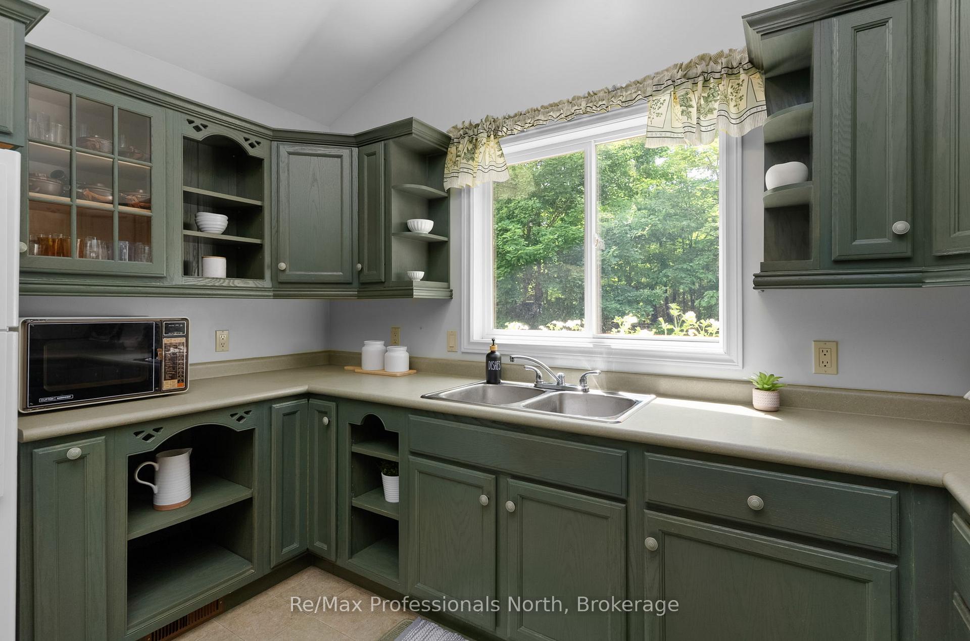 Photo 12 of 1279 Graham Road, Gravenhurst, Morrison — HOMEH