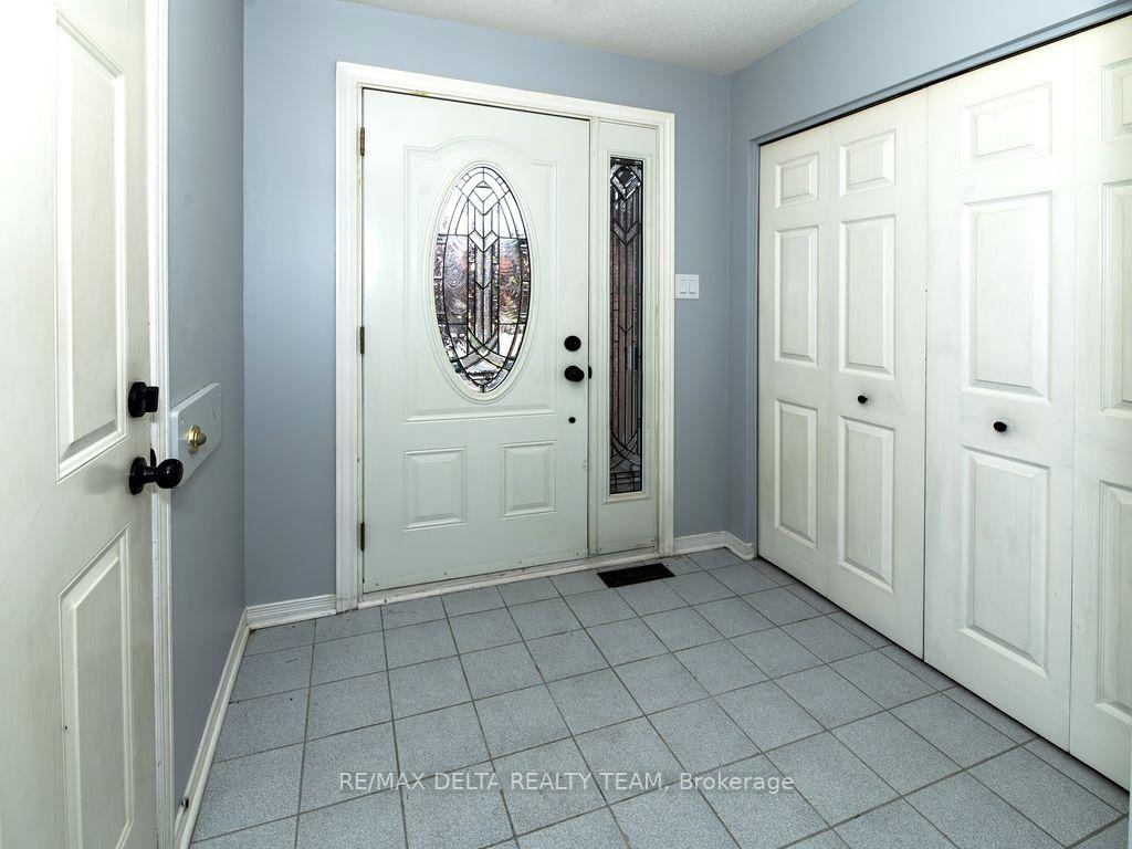 Photo 4 of 297 Stoneway Drive, Ottawa, Barrhaven East — HOMEH