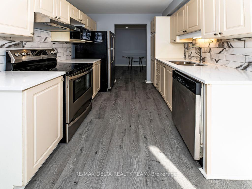 Photo 13 of 297 Stoneway Drive, Ottawa, Barrhaven East — HOMEH